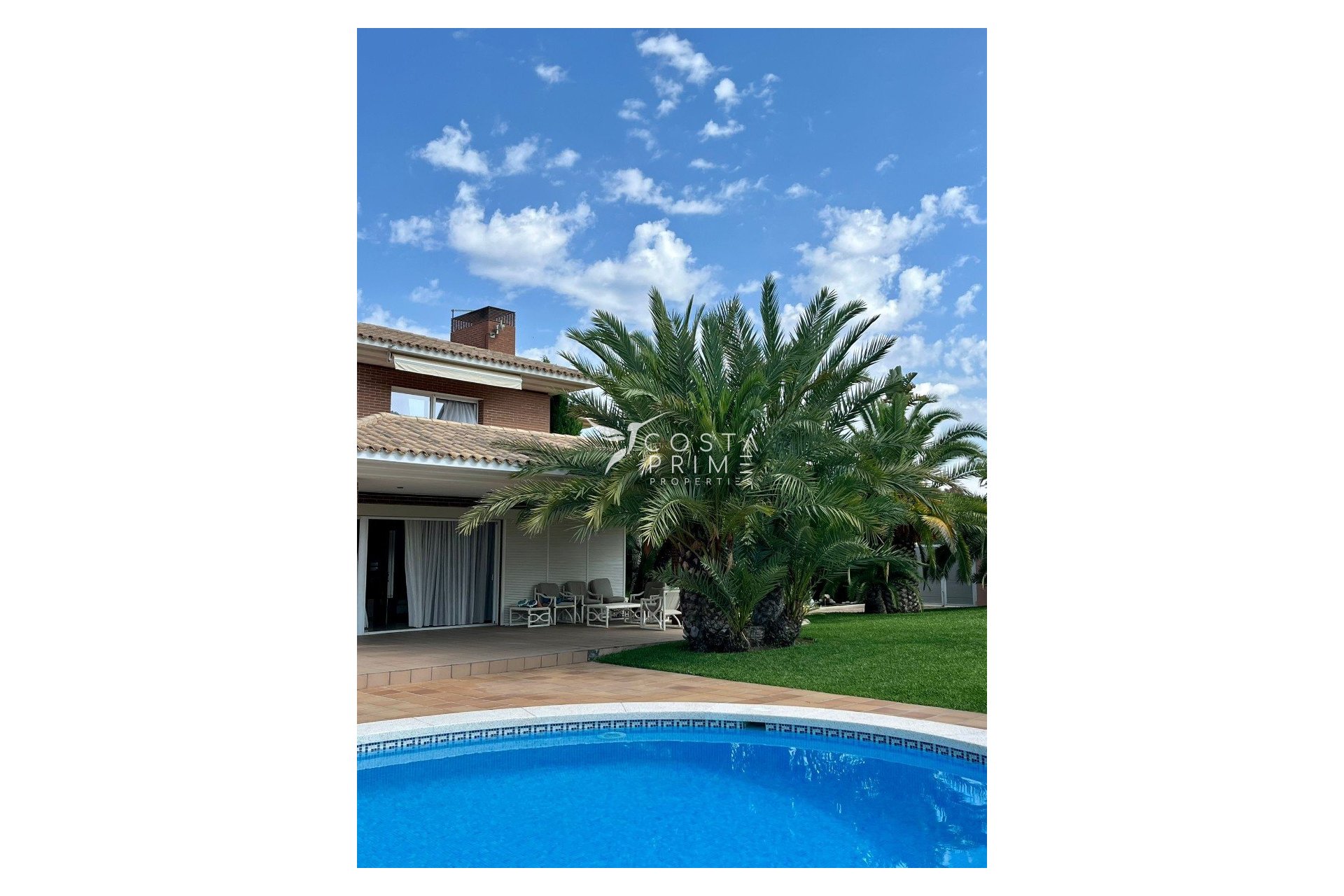 Resale - Villa  - Benidorm