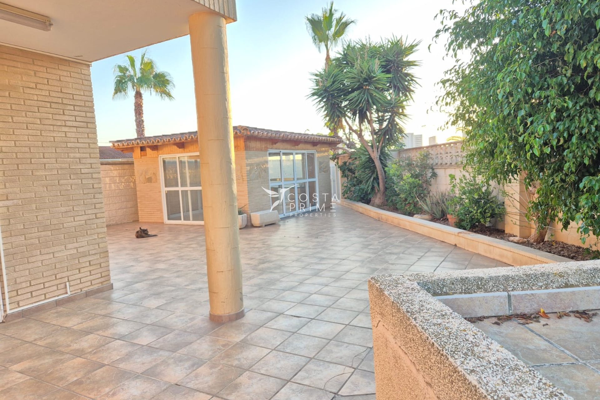 Resale - Villa  - Benidorm