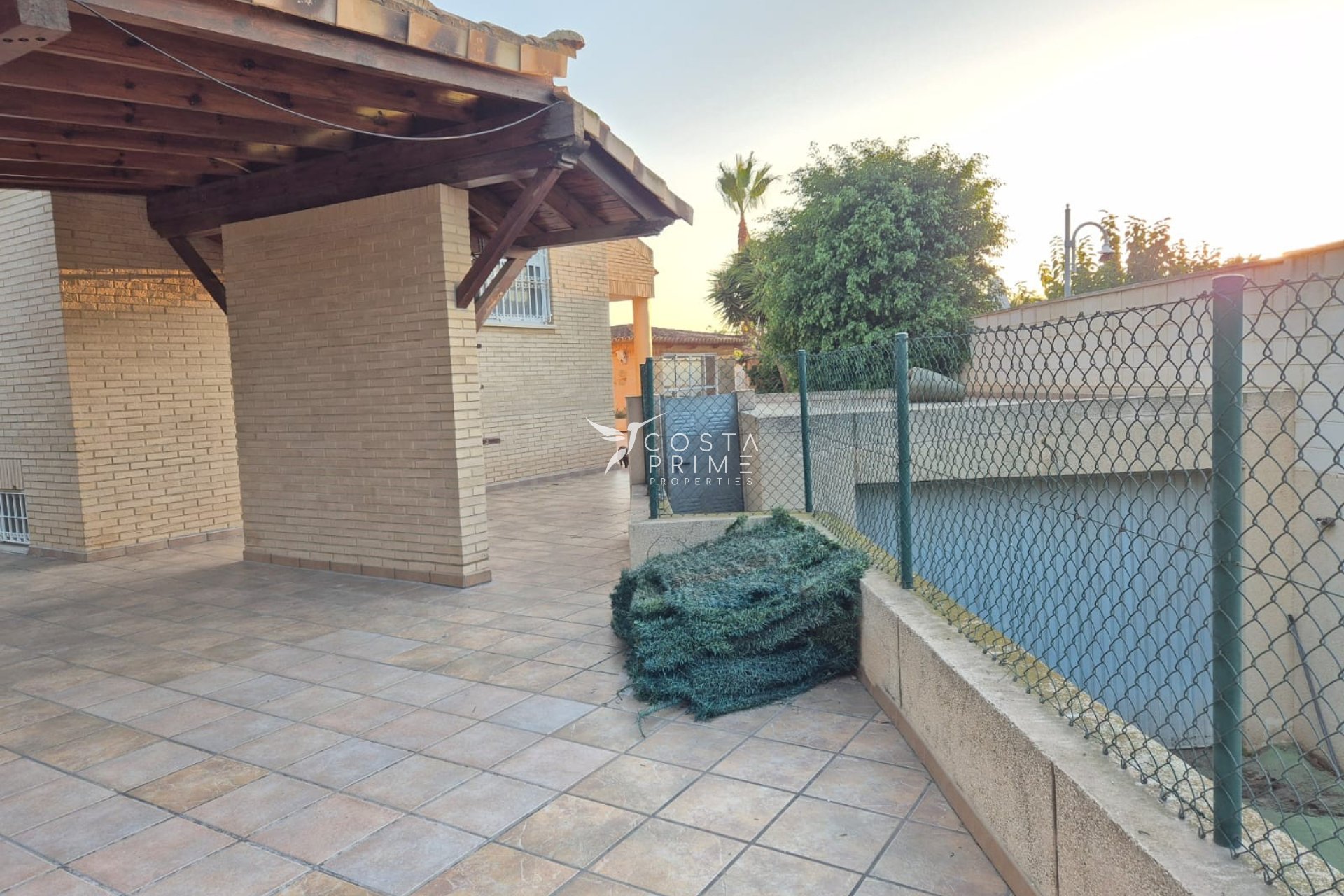 Resale - Villa  - Benidorm