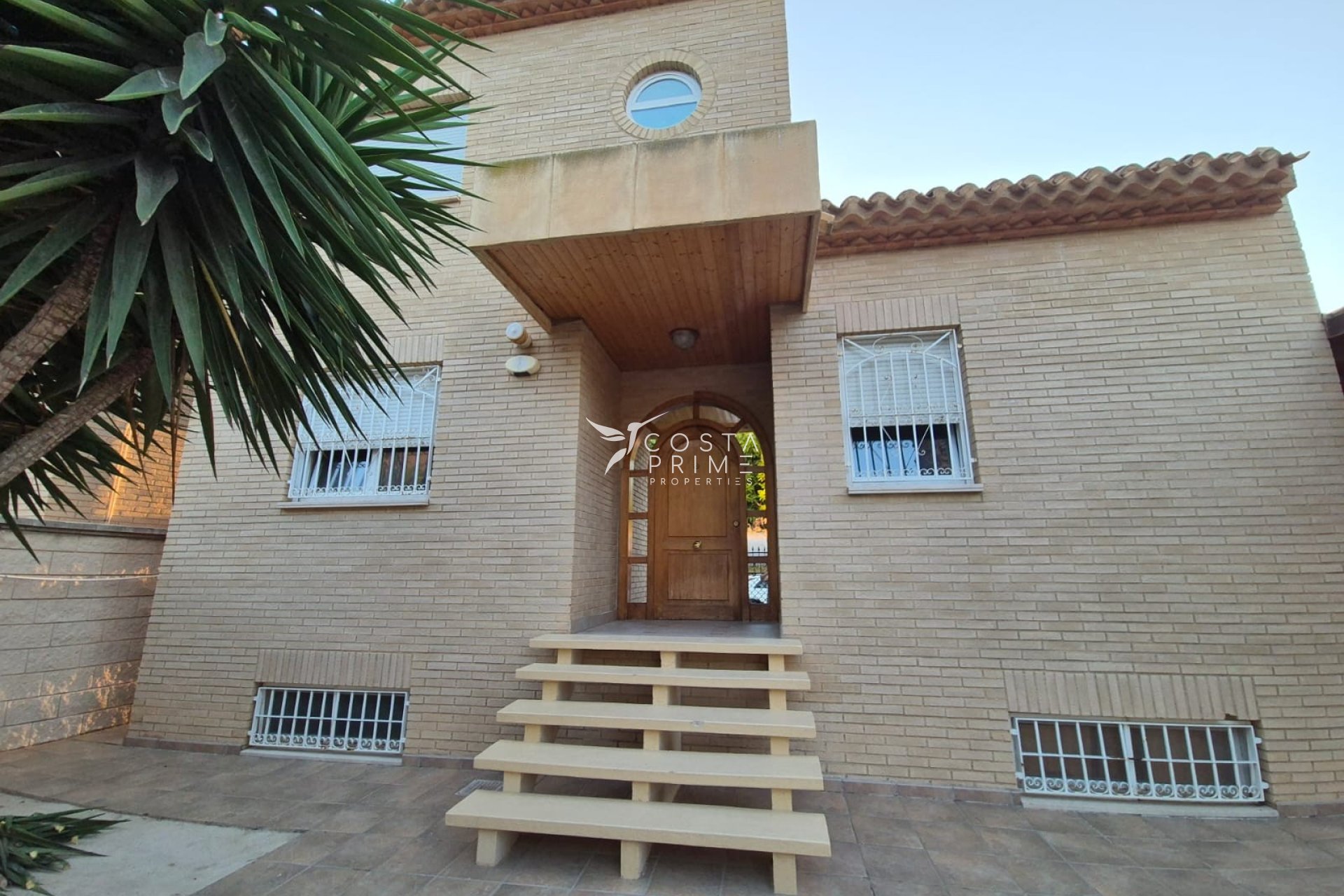 Resale - Villa  - Benidorm