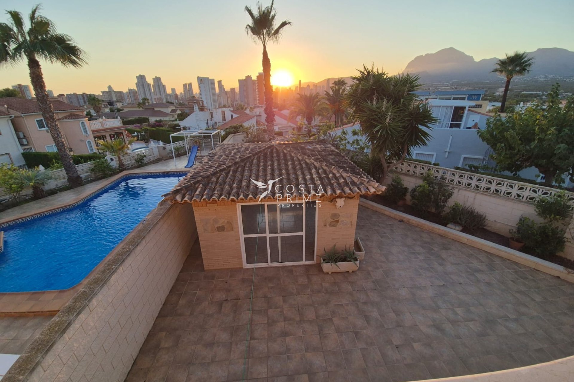 Resale - Villa  - Benidorm