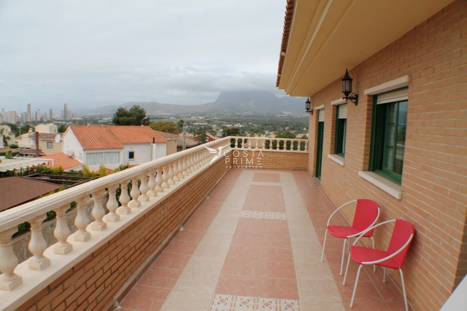 Resale - Villa  - Benidorm