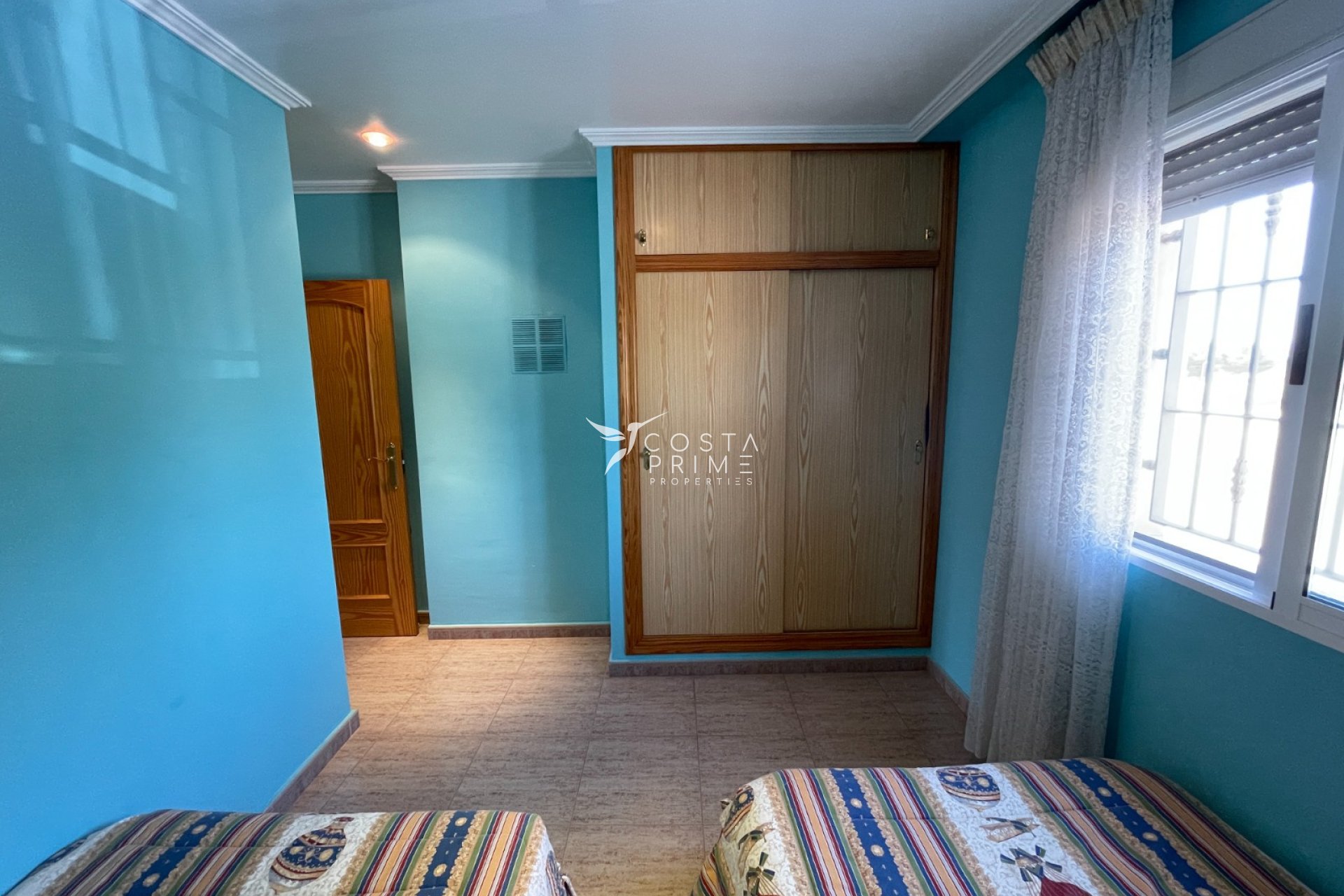 Resale - Villa  - Crevillente