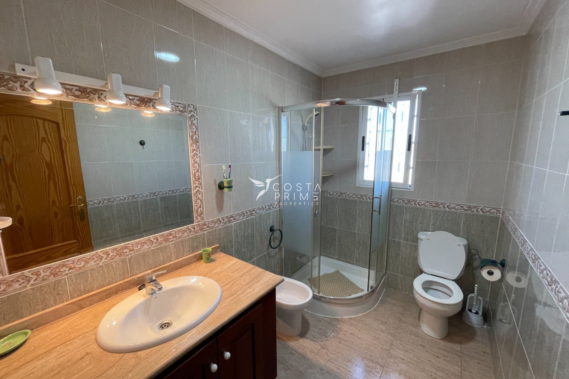 Resale - Villa  - Crevillente