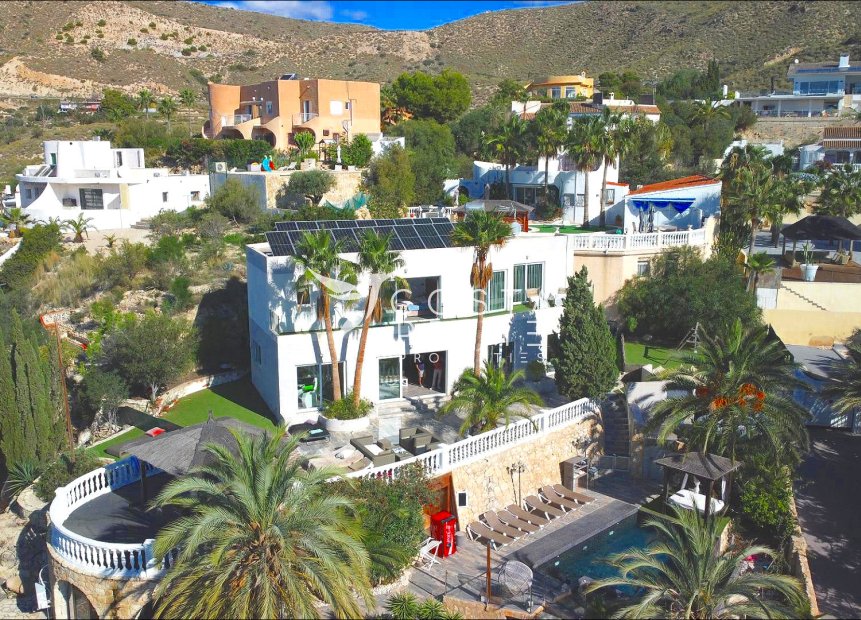 Resale - Villa  - El Campello