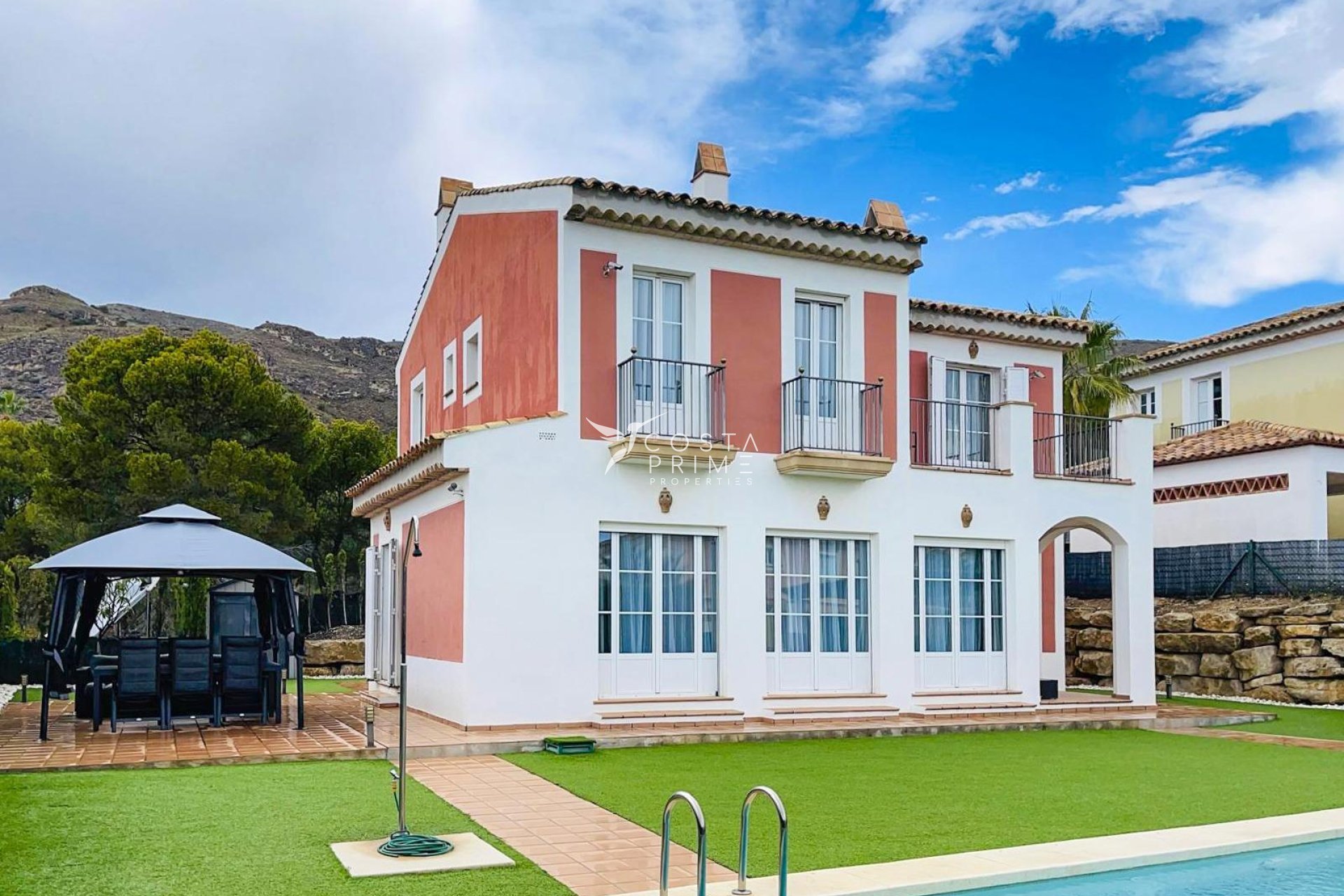 Resale - Villa  - Finestrat