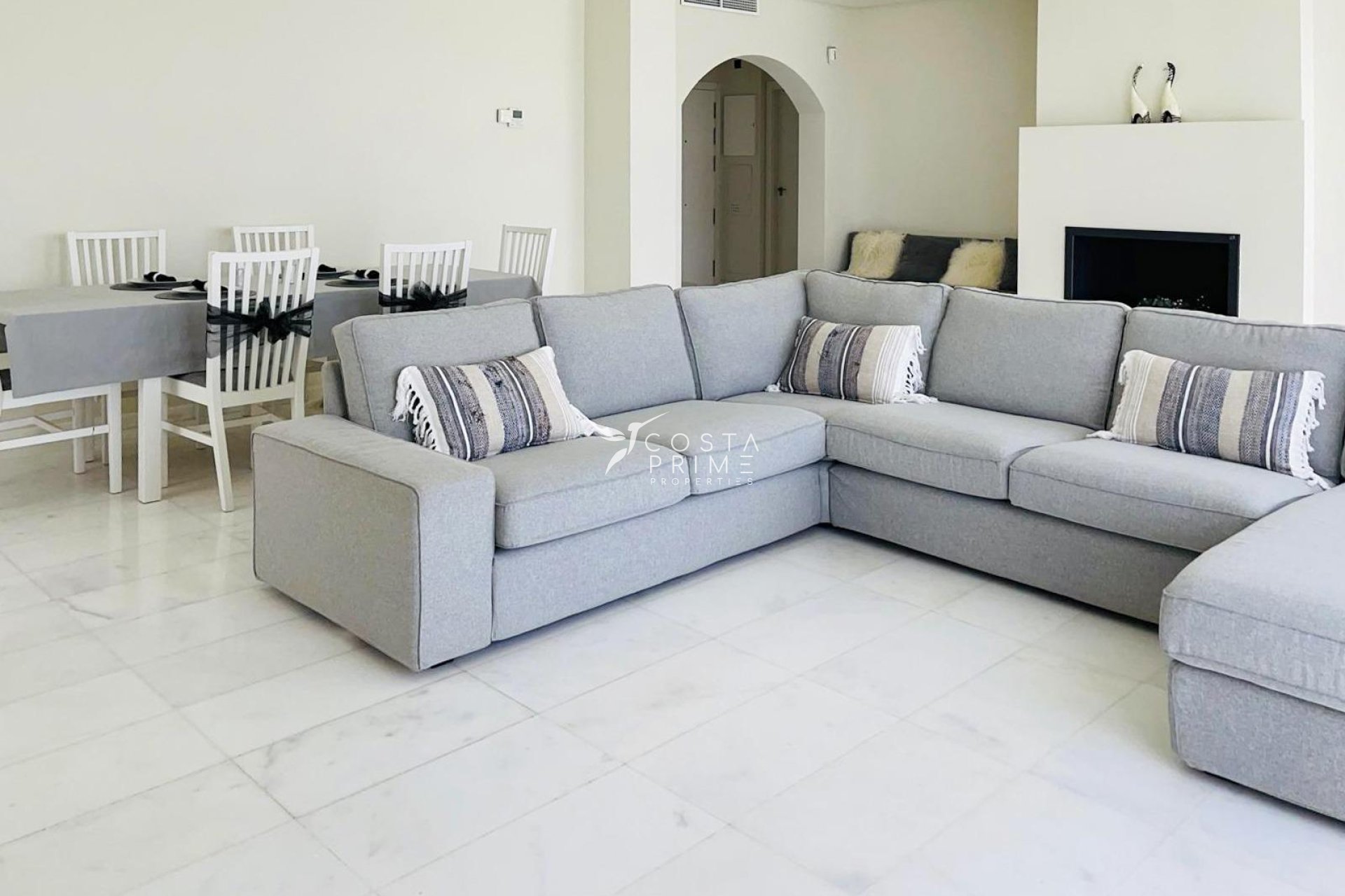 Resale - Villa  - Finestrat