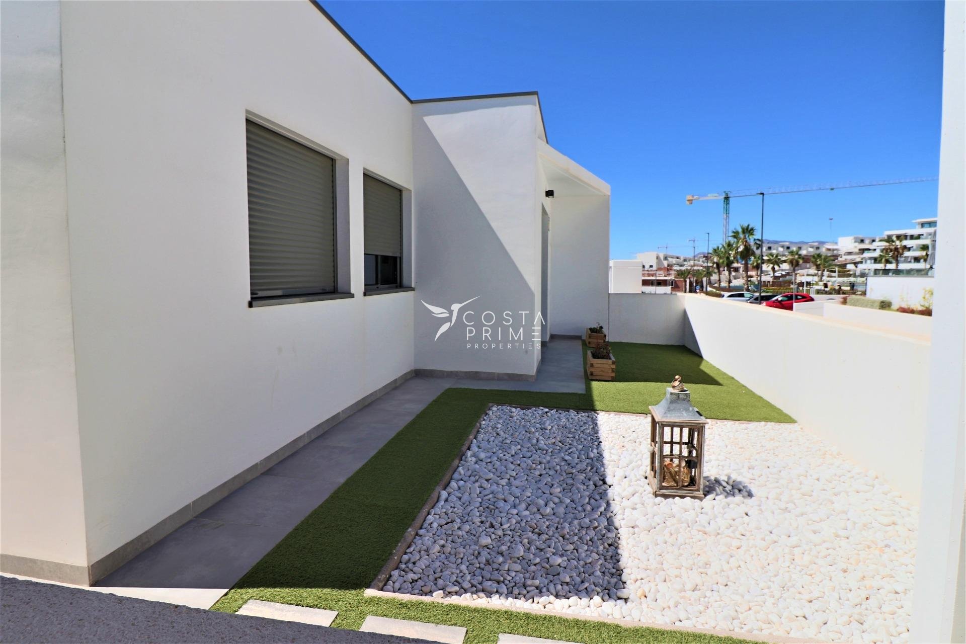 Resale - Villa  - Finestrat