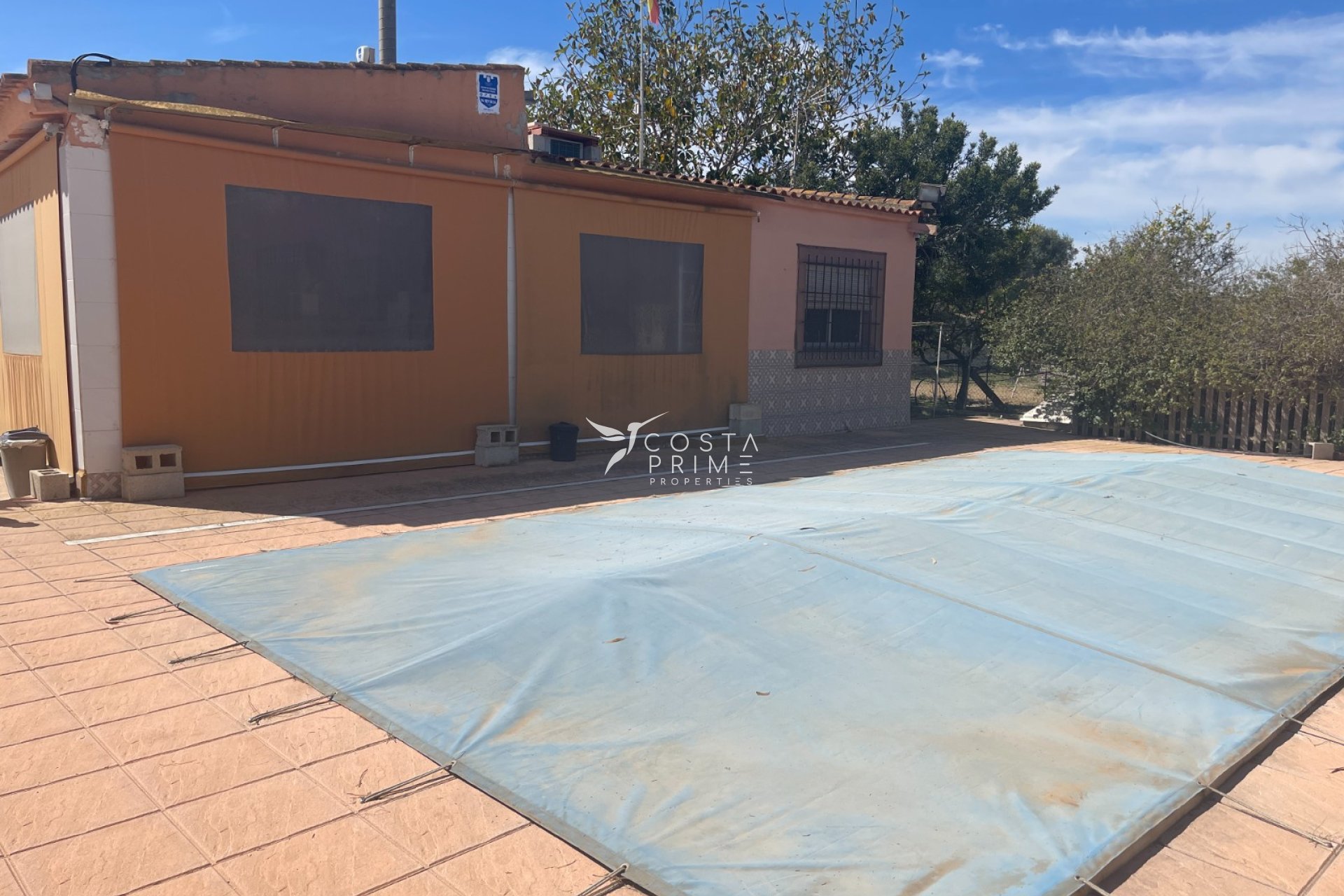 Resale - Villa  - Guardamar del Segura