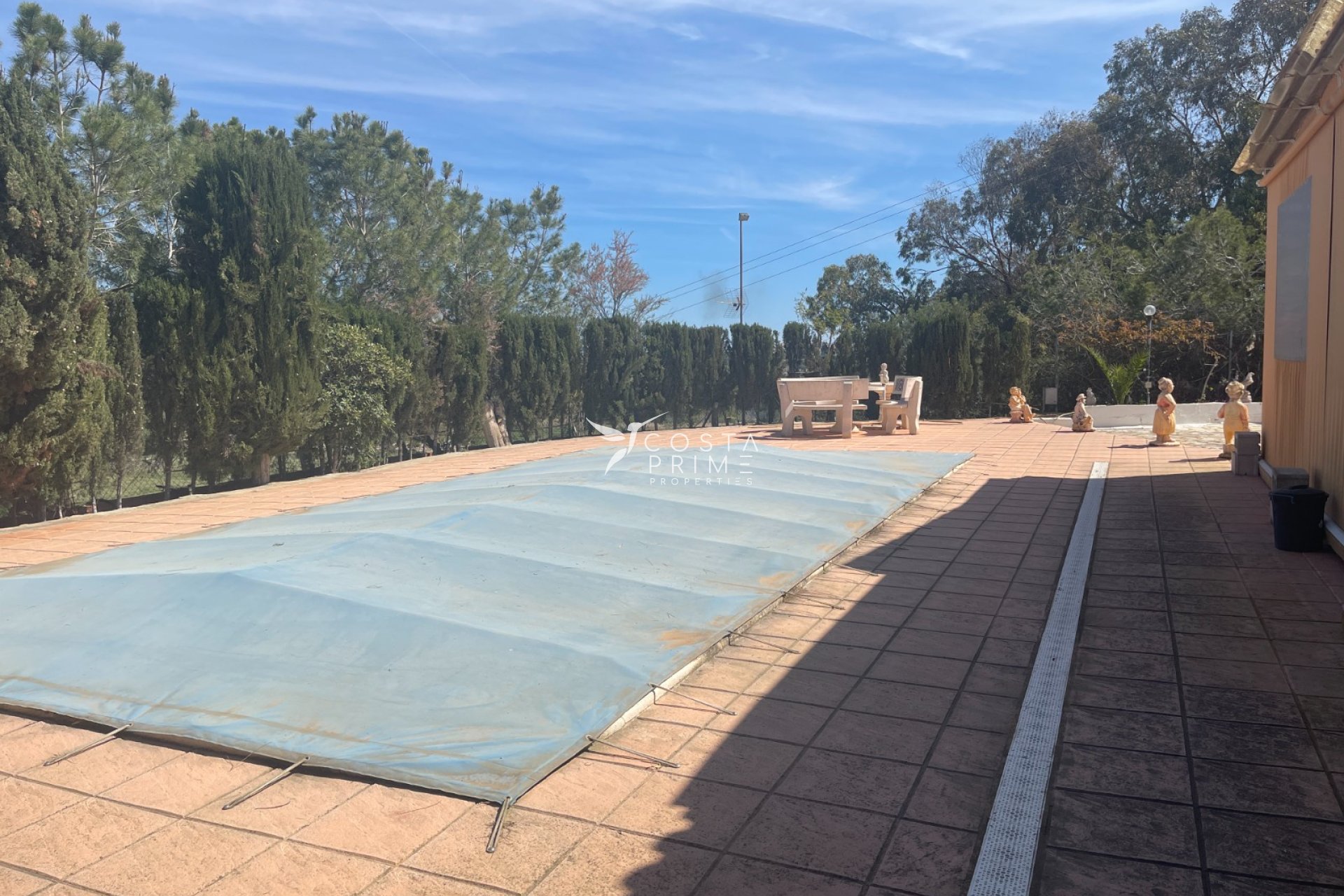 Resale - Villa  - Guardamar del Segura