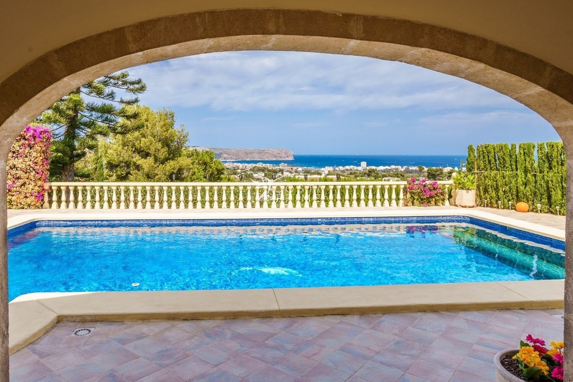 Resale - Villa  - Jávea