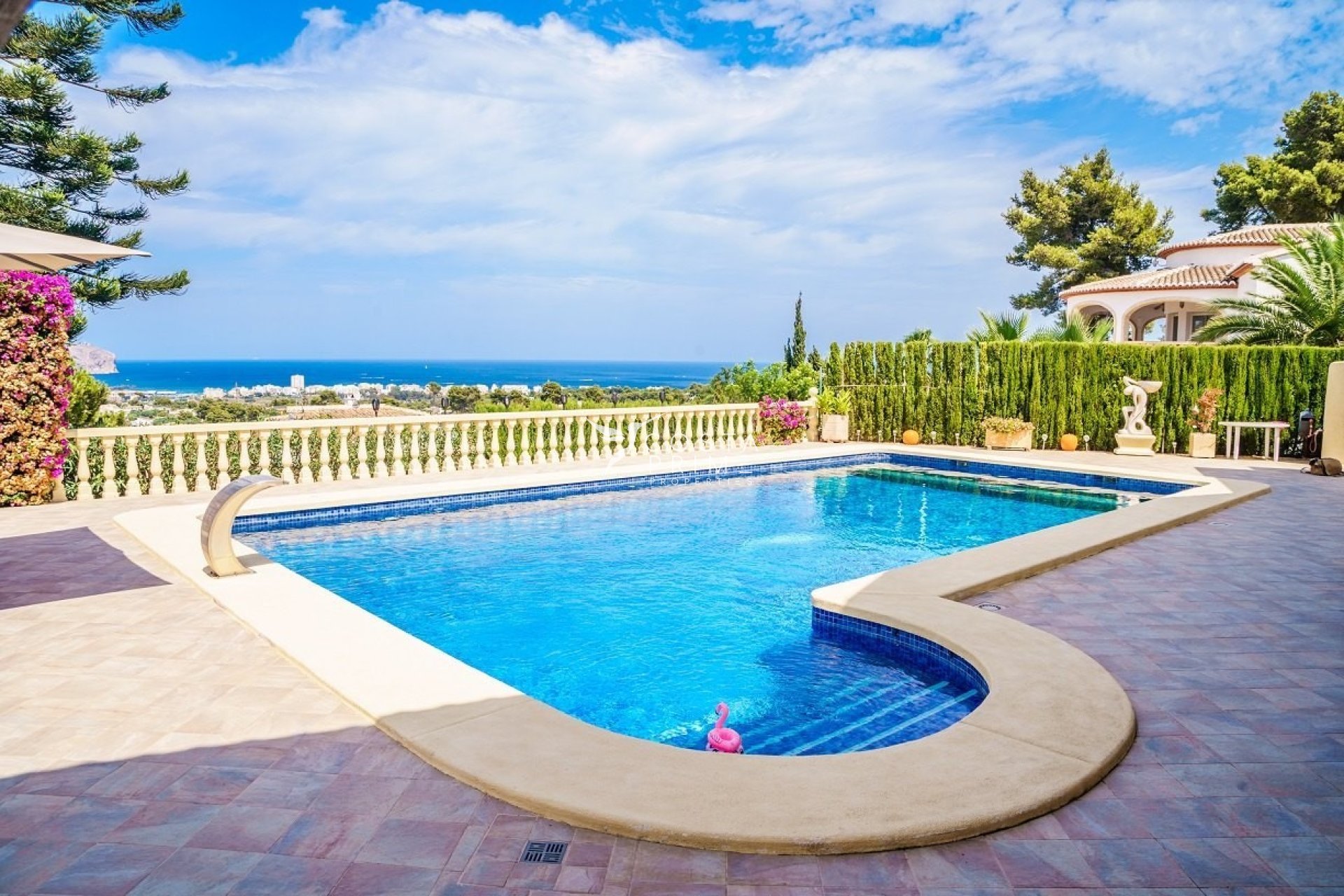 Resale - Villa  - Jávea