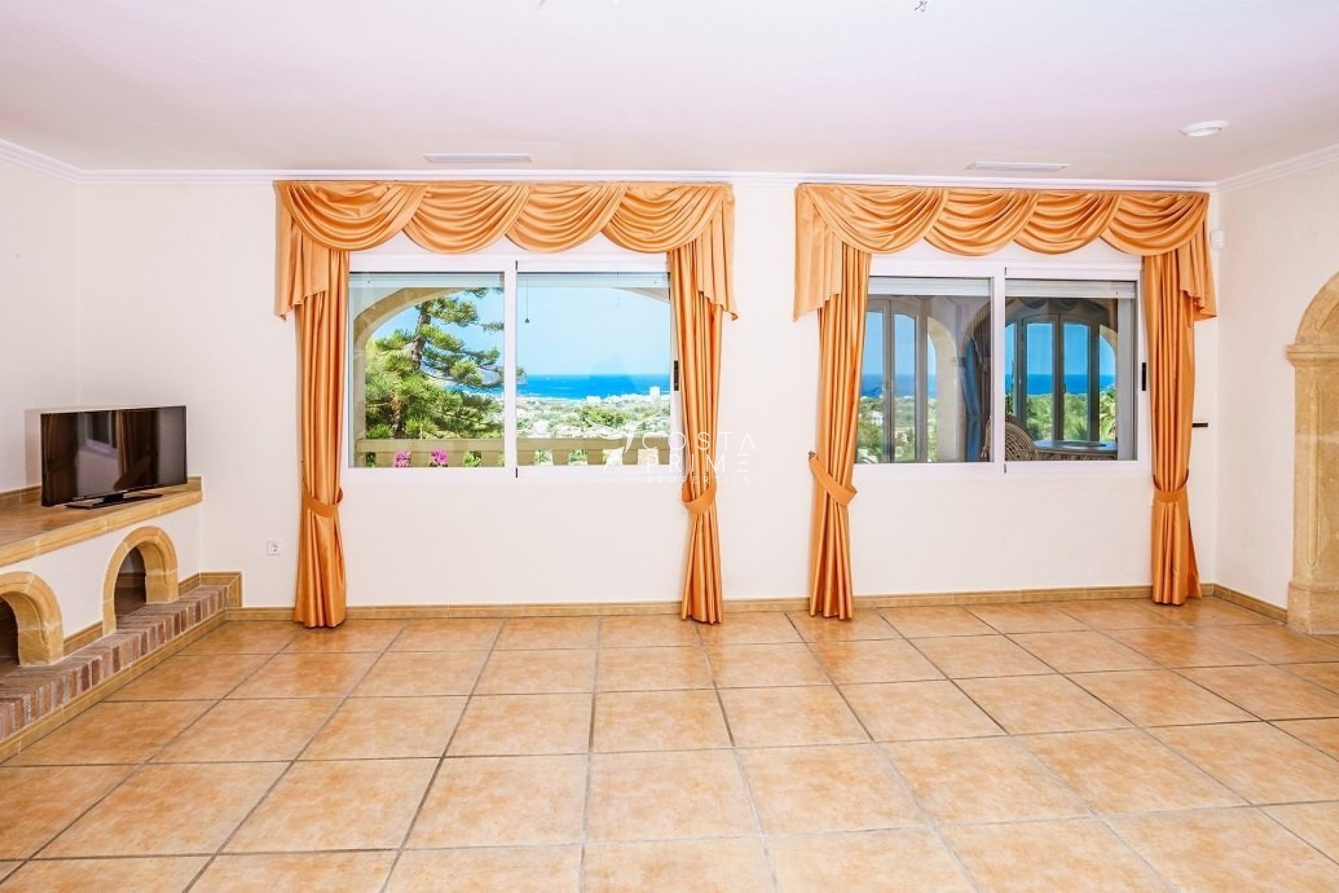 Resale - Villa  - Jávea