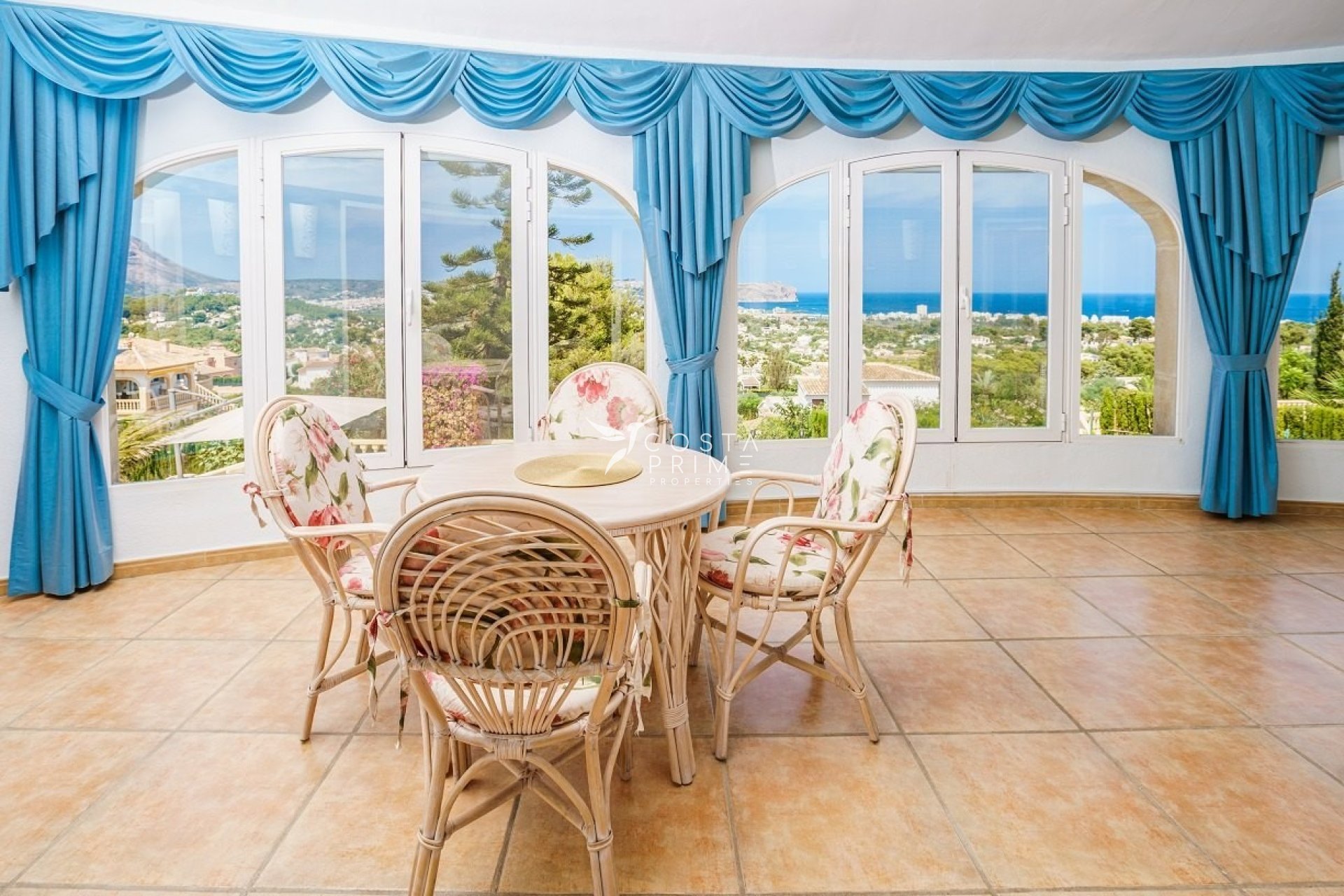 Resale - Villa  - Jávea