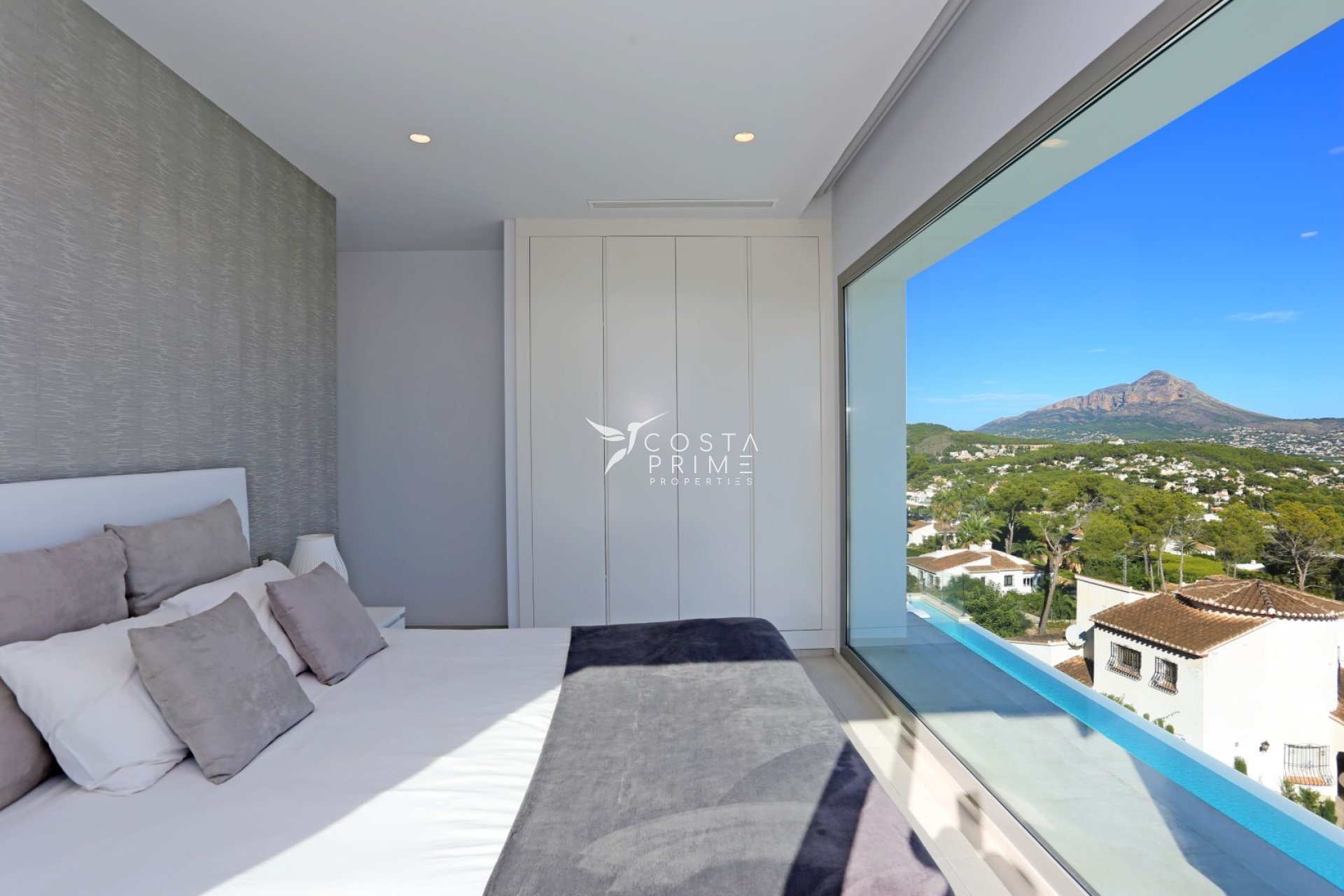 Resale - Villa  - Jávea