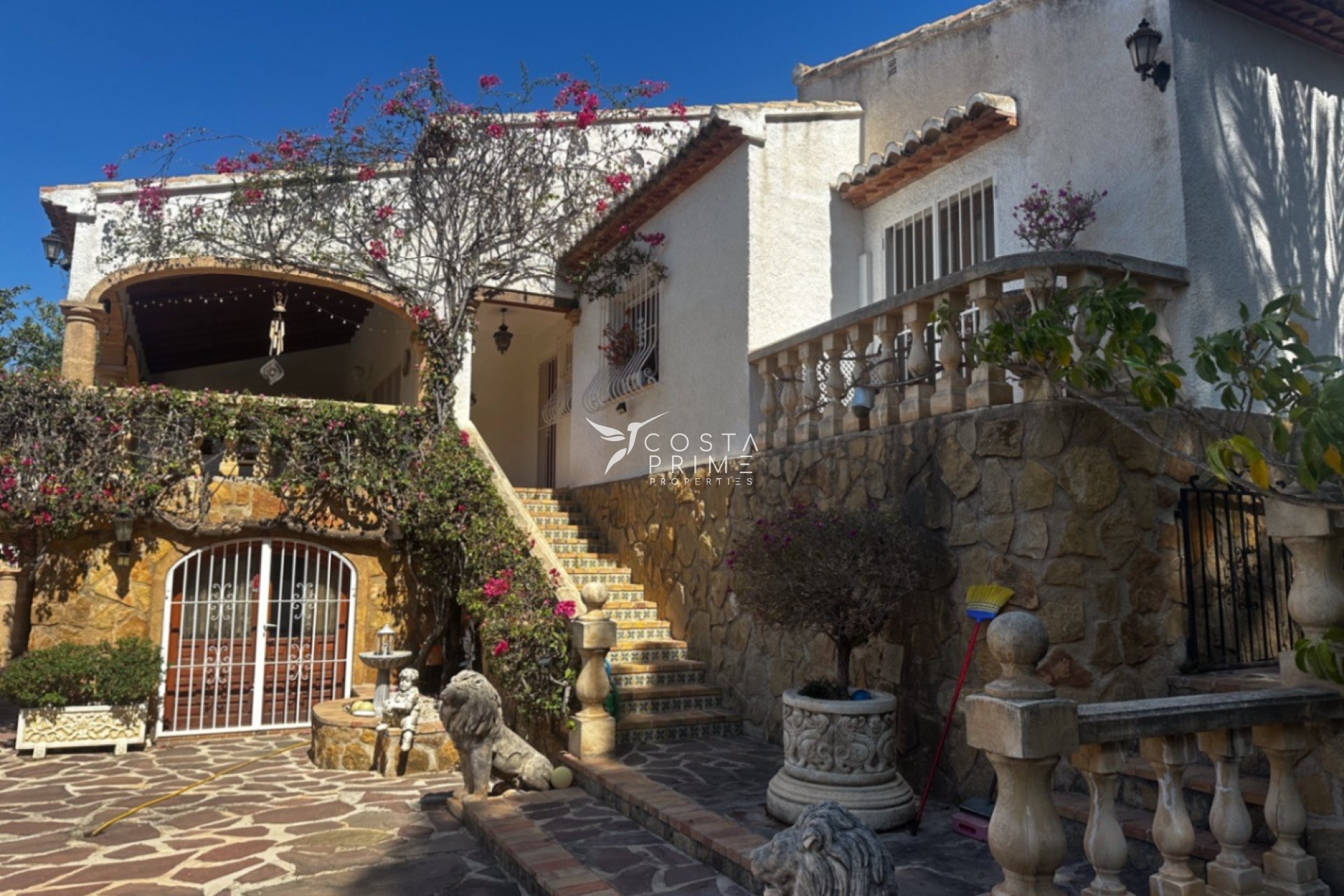 Resale - Villa  - Jávea