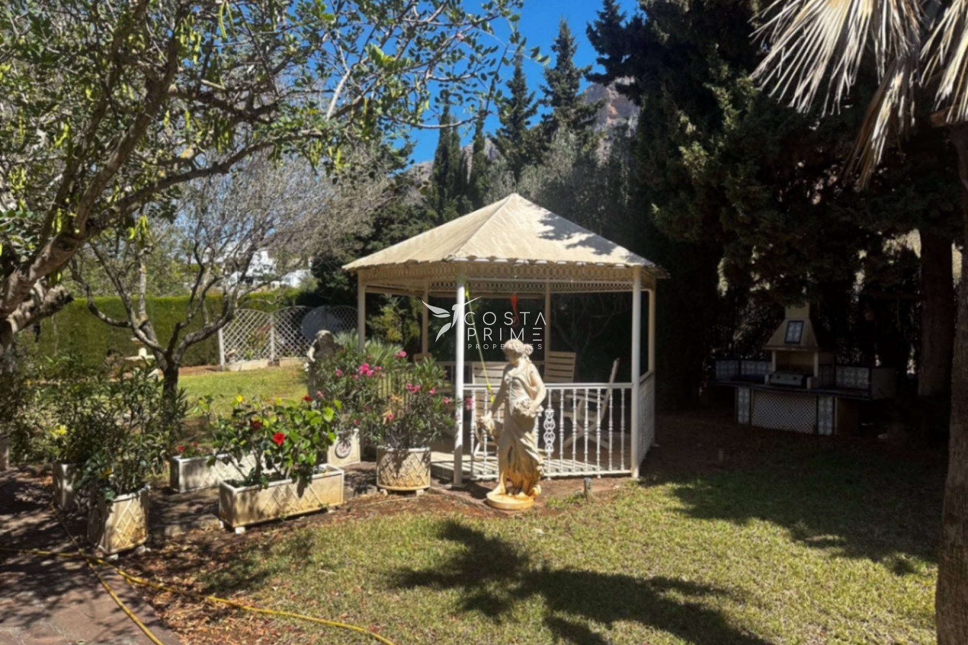 Resale - Villa  - Jávea