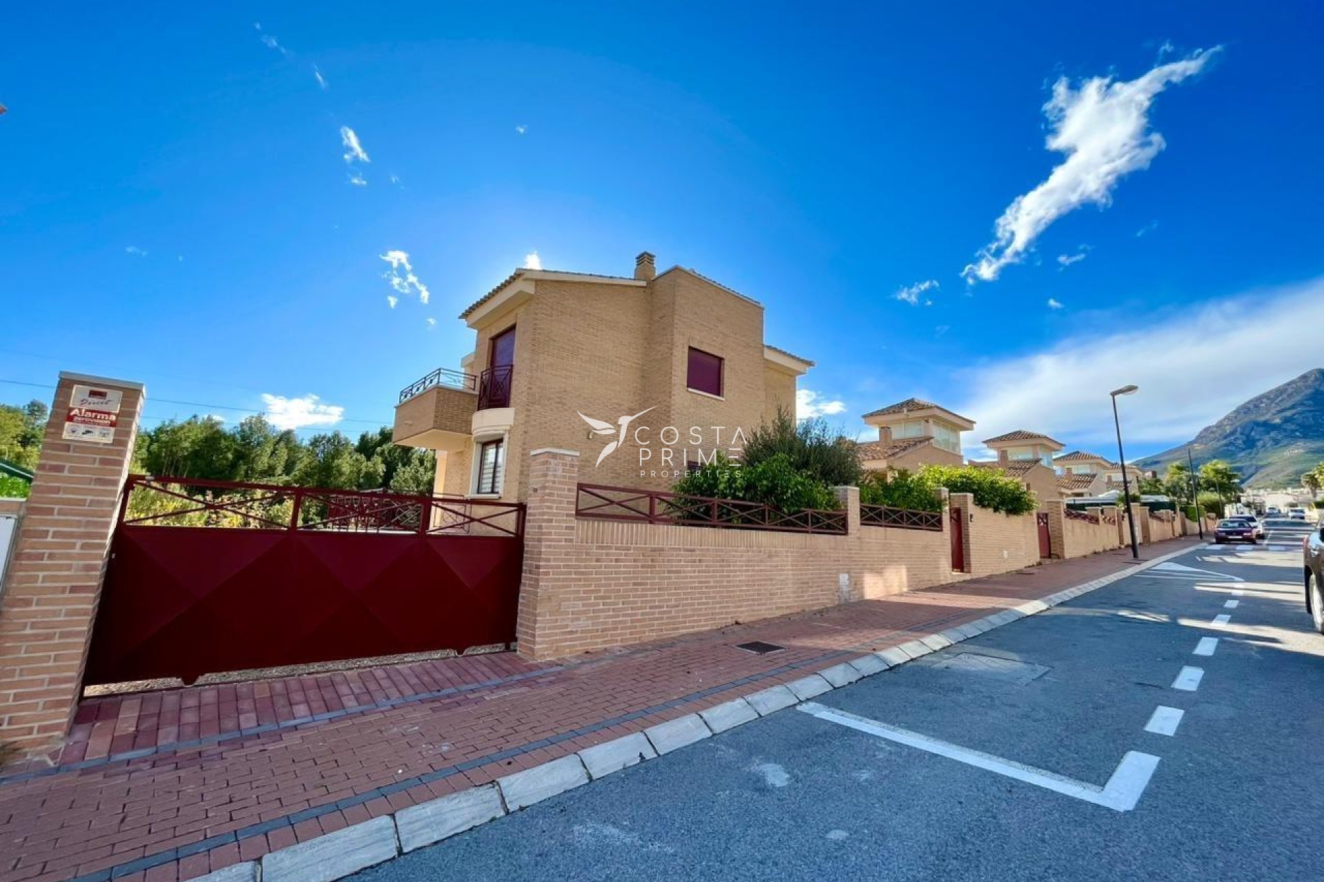 Resale - Villa  - La Nucía