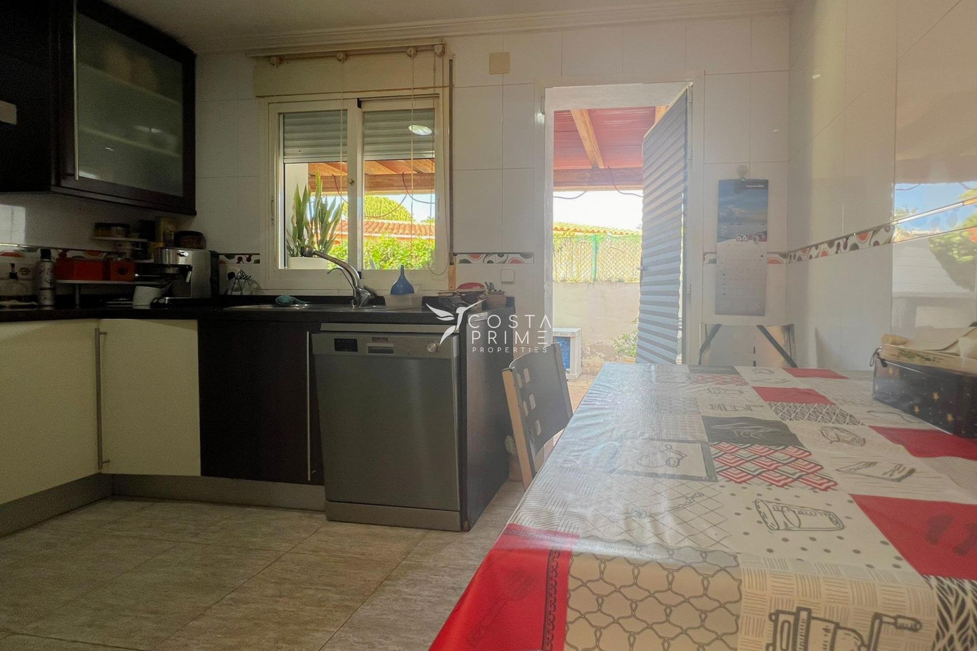 Resale - Villa  - La Nucía