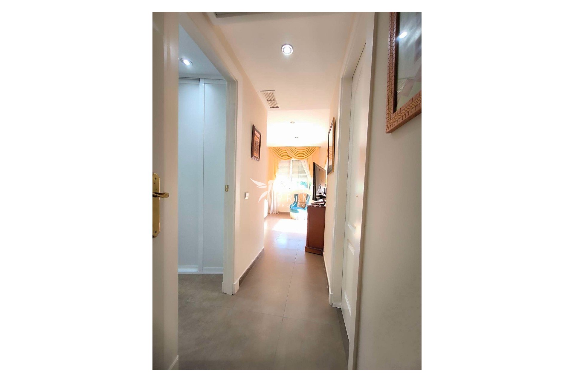 Resale - Villa  - La Nucía