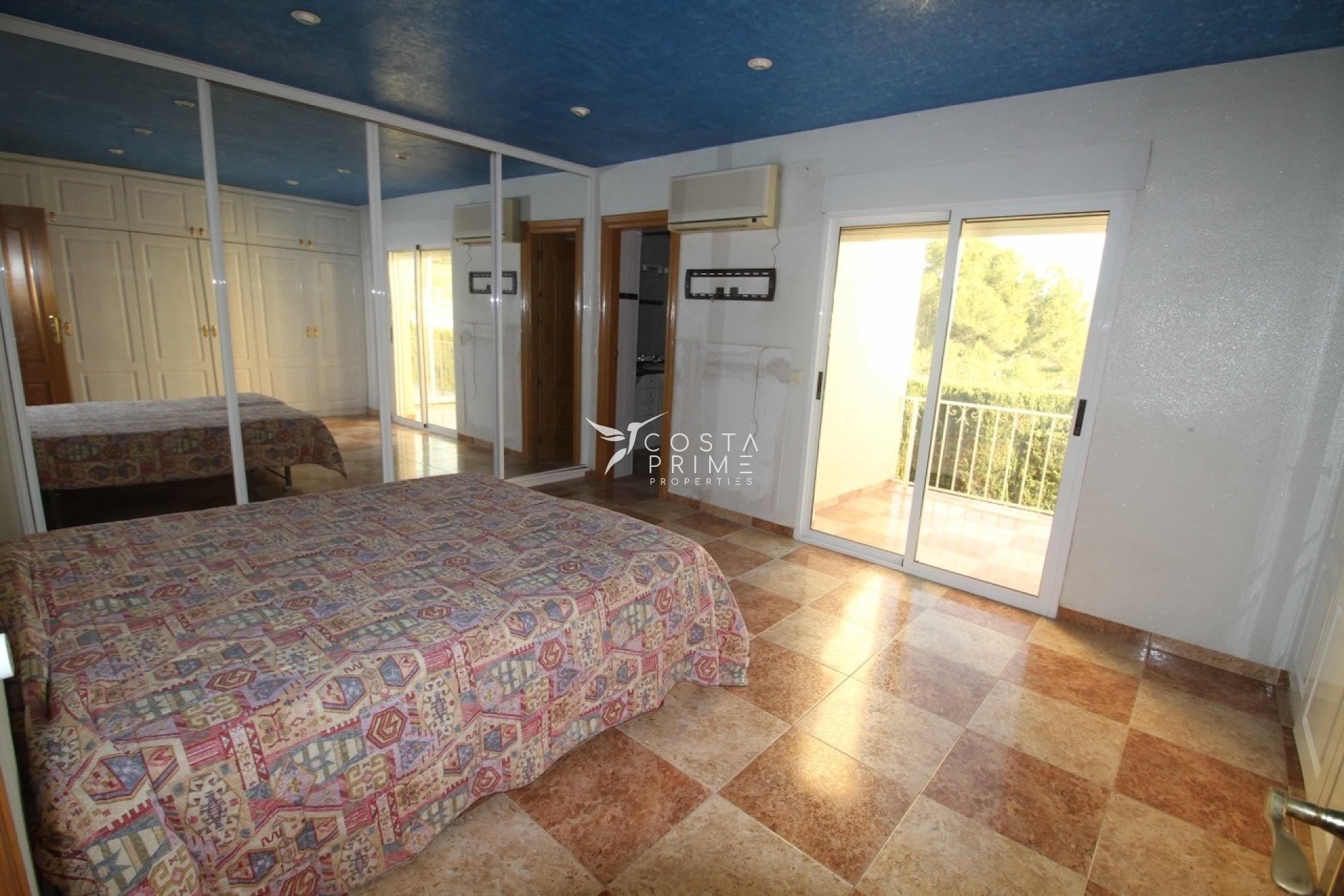 Resale - Villa  - La Nucía