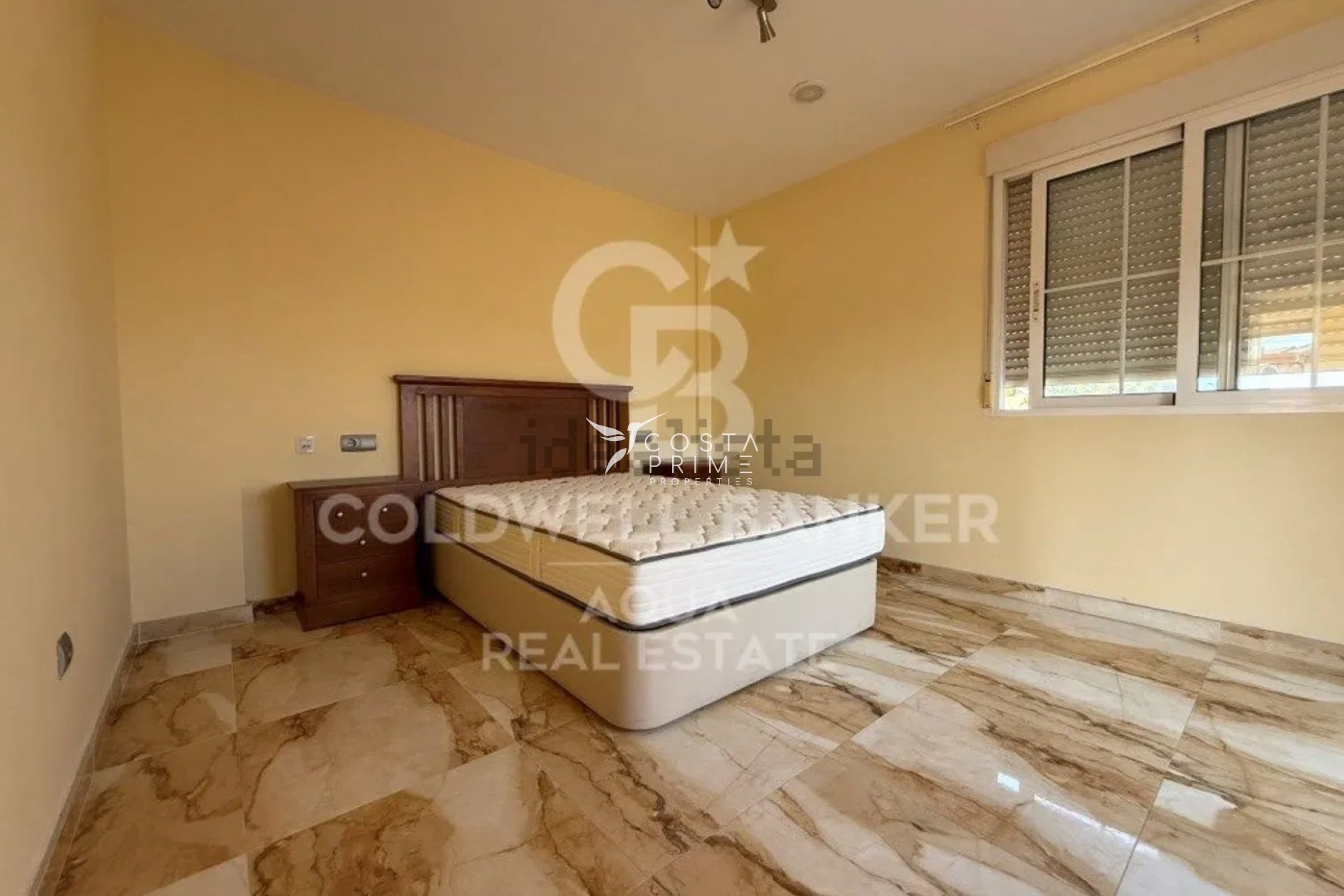 Resale - Villa  - La Nucía