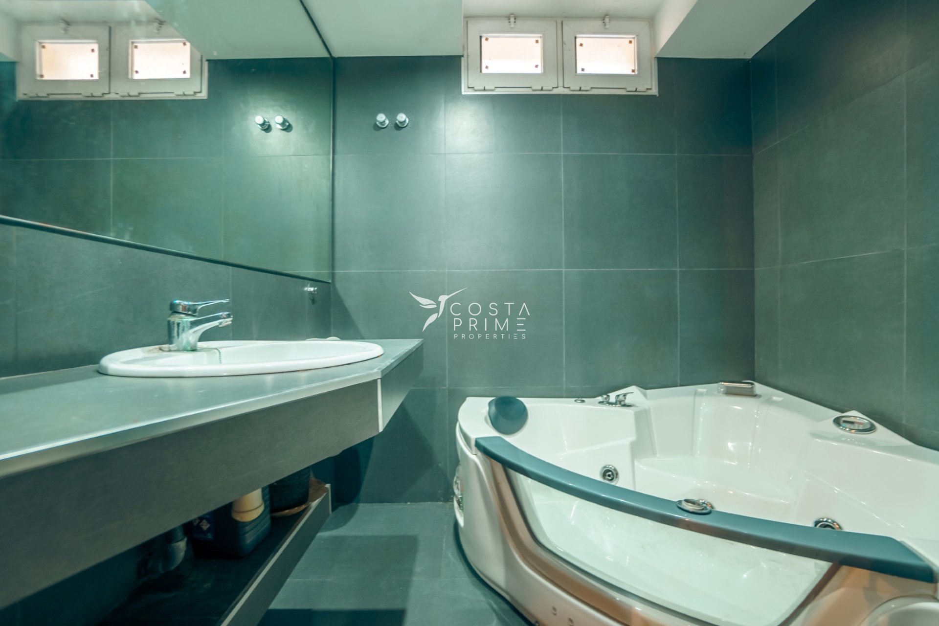 Resale - Villa  - La Nucía