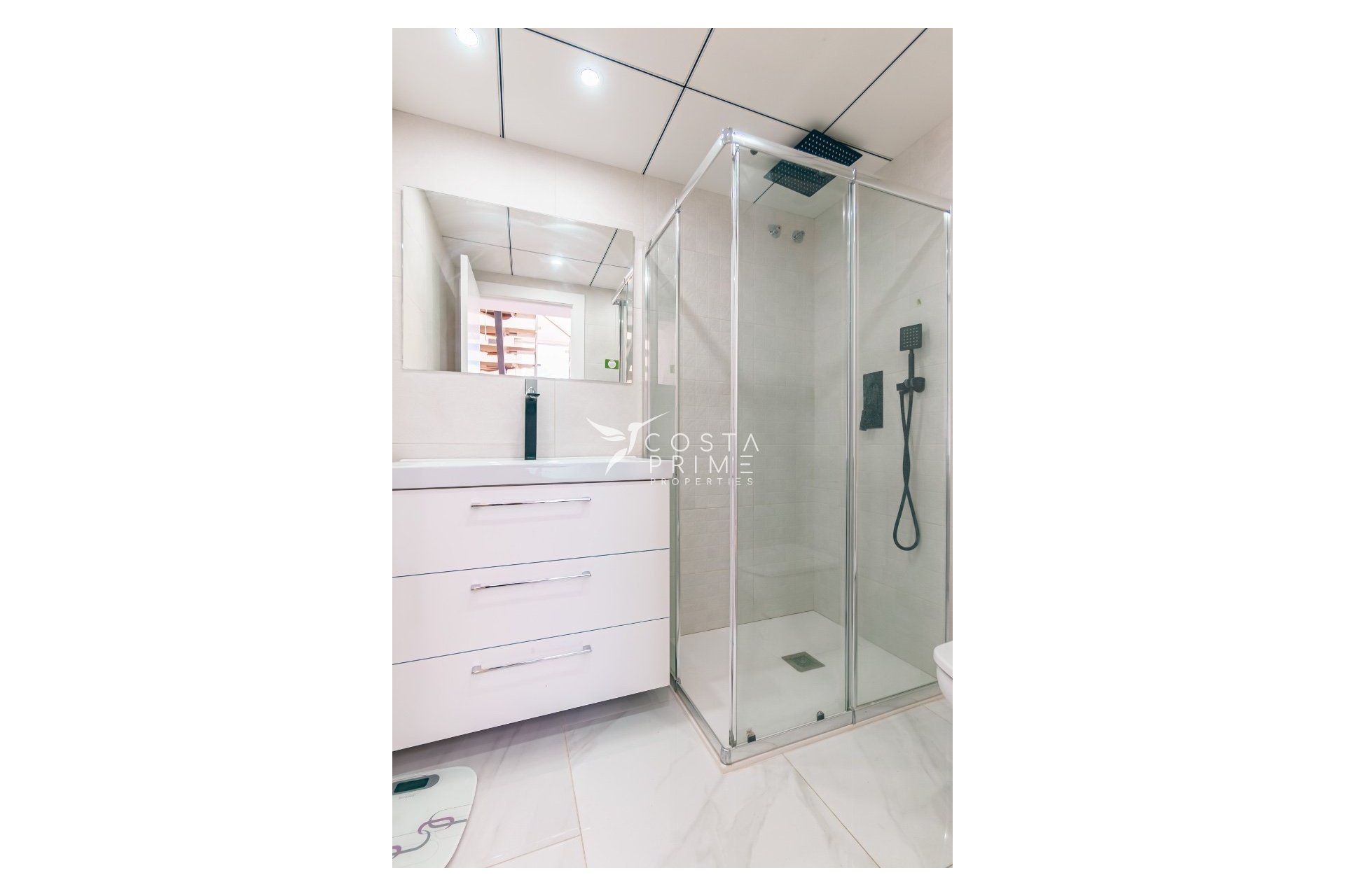 Resale - Villa  - La Nucía