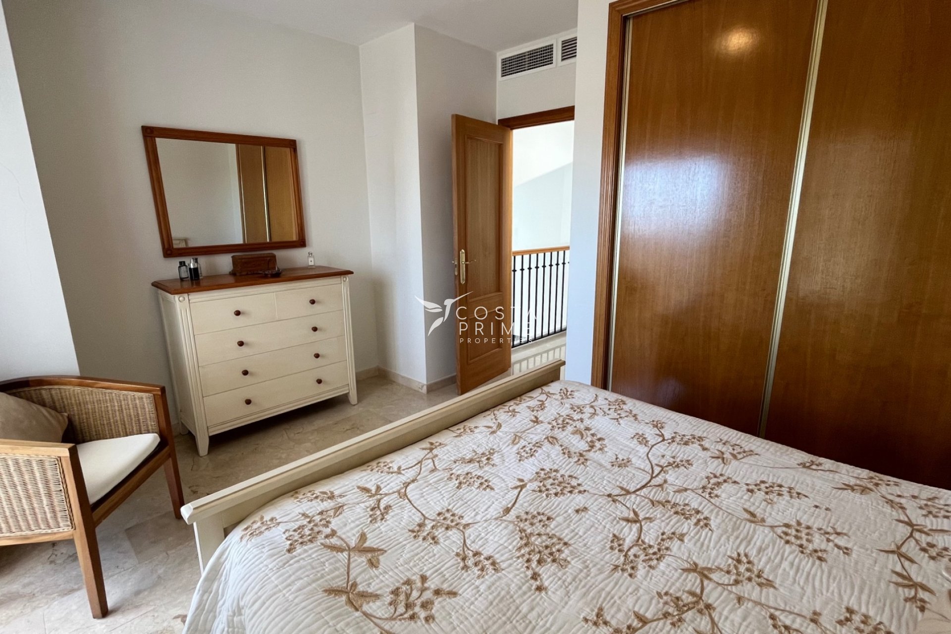 Resale - Villa  - La Nucía