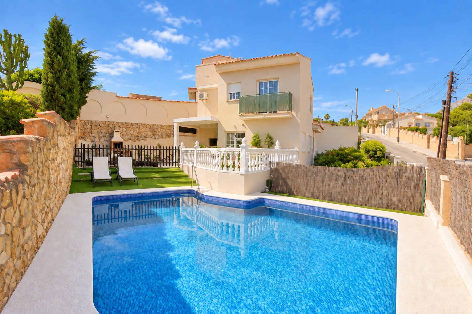 Resale - Villa  - La Nucía