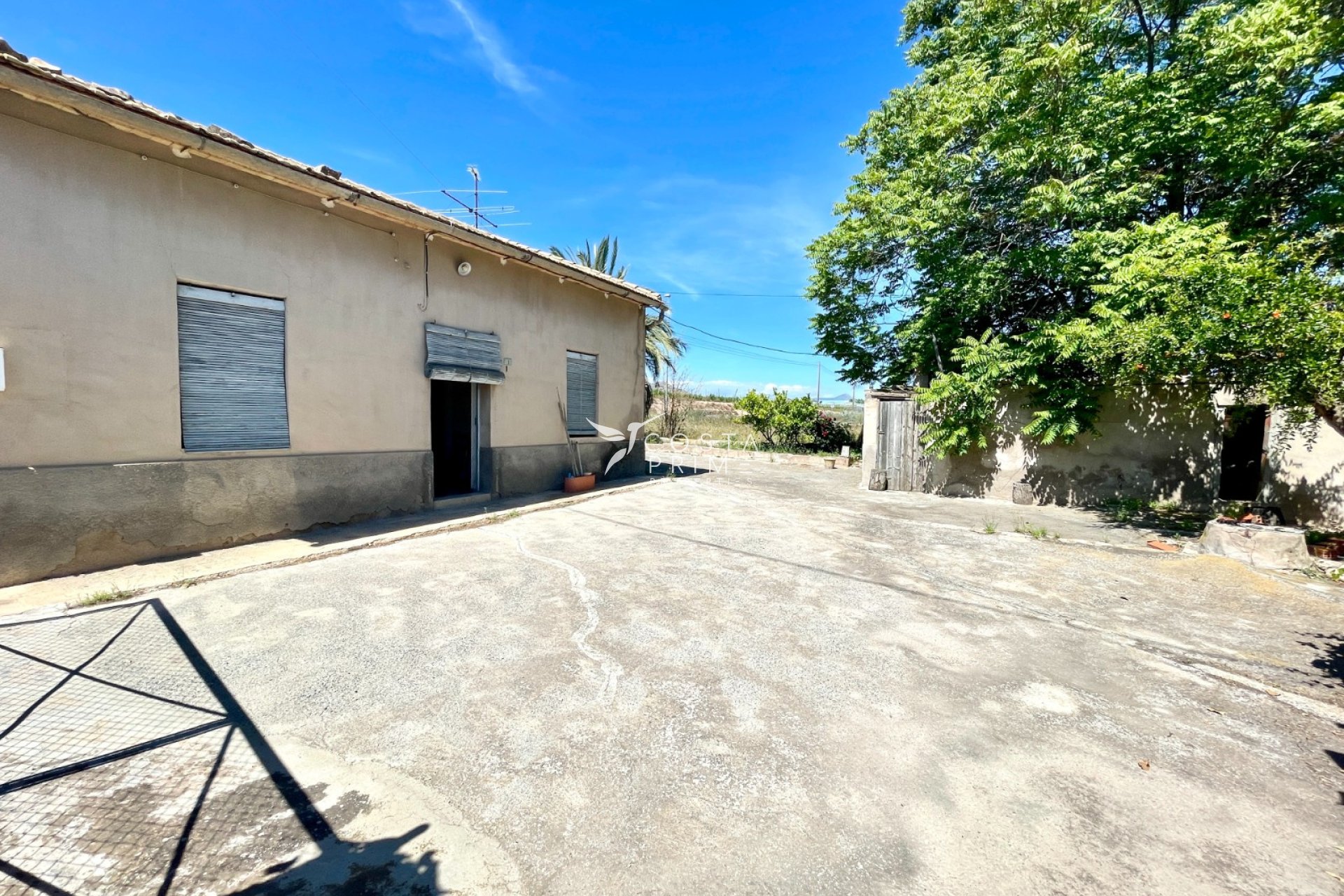 Resale - Villa  - La Romana