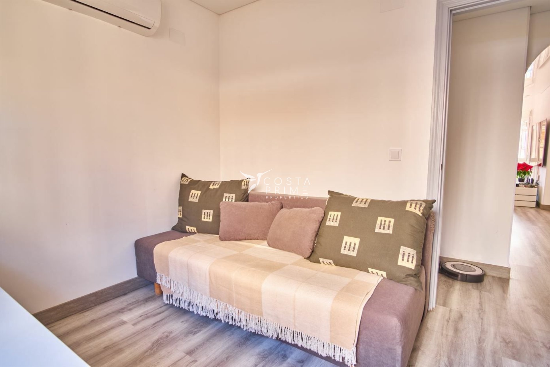 Resale - Villa  - Los Montesinos