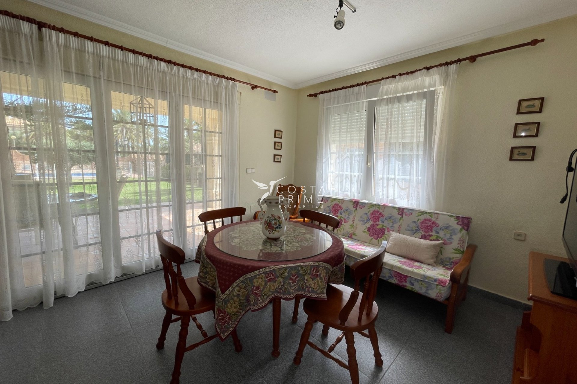 Resale - Villa  - Orihuela