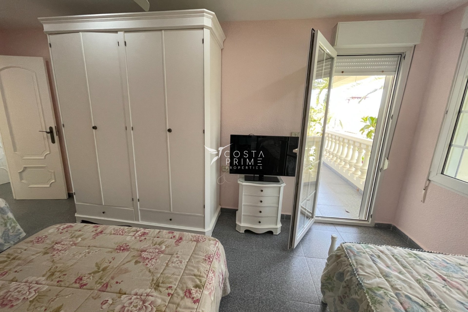 Resale - Villa  - Orihuela