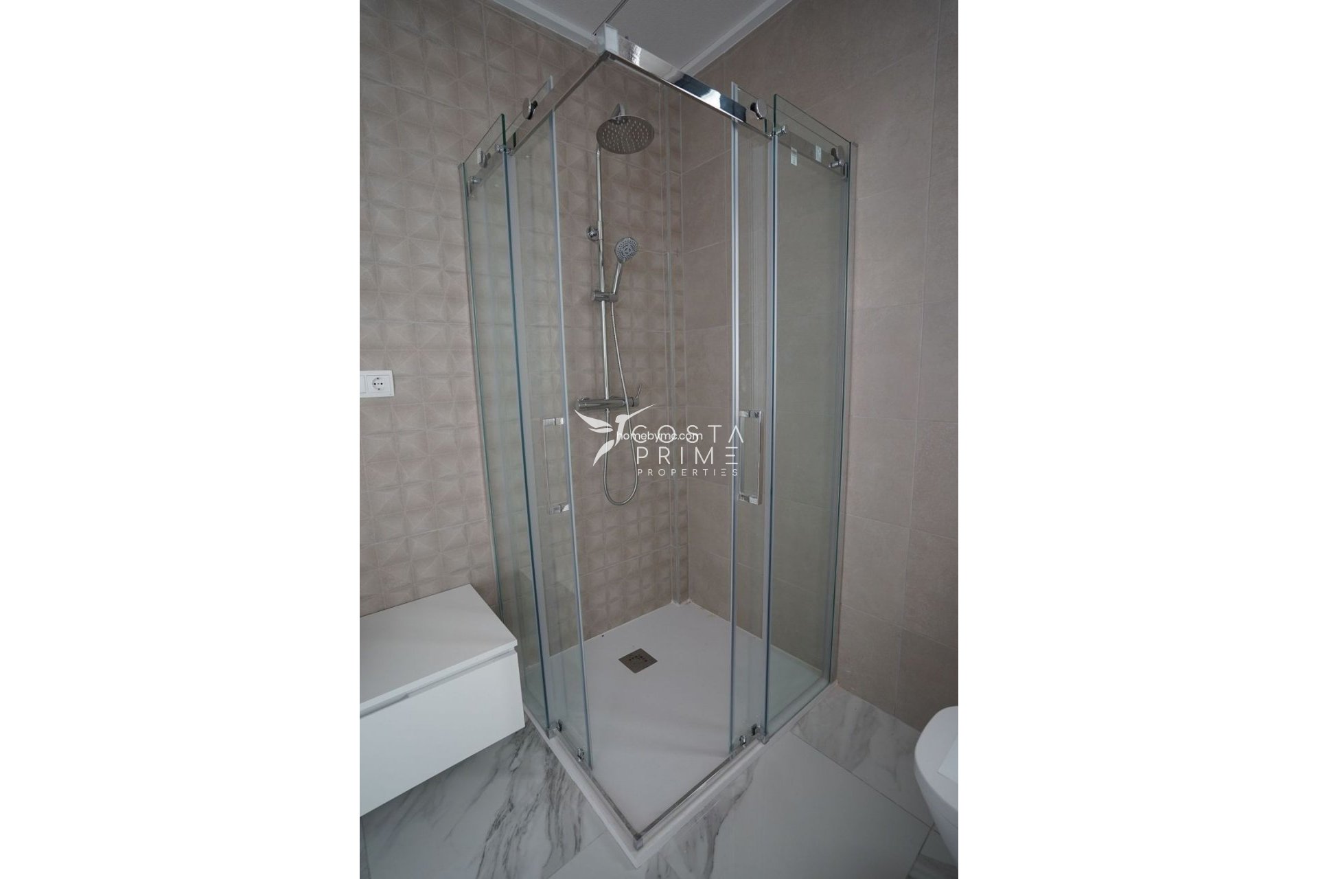 Resale - Villa  - Polop