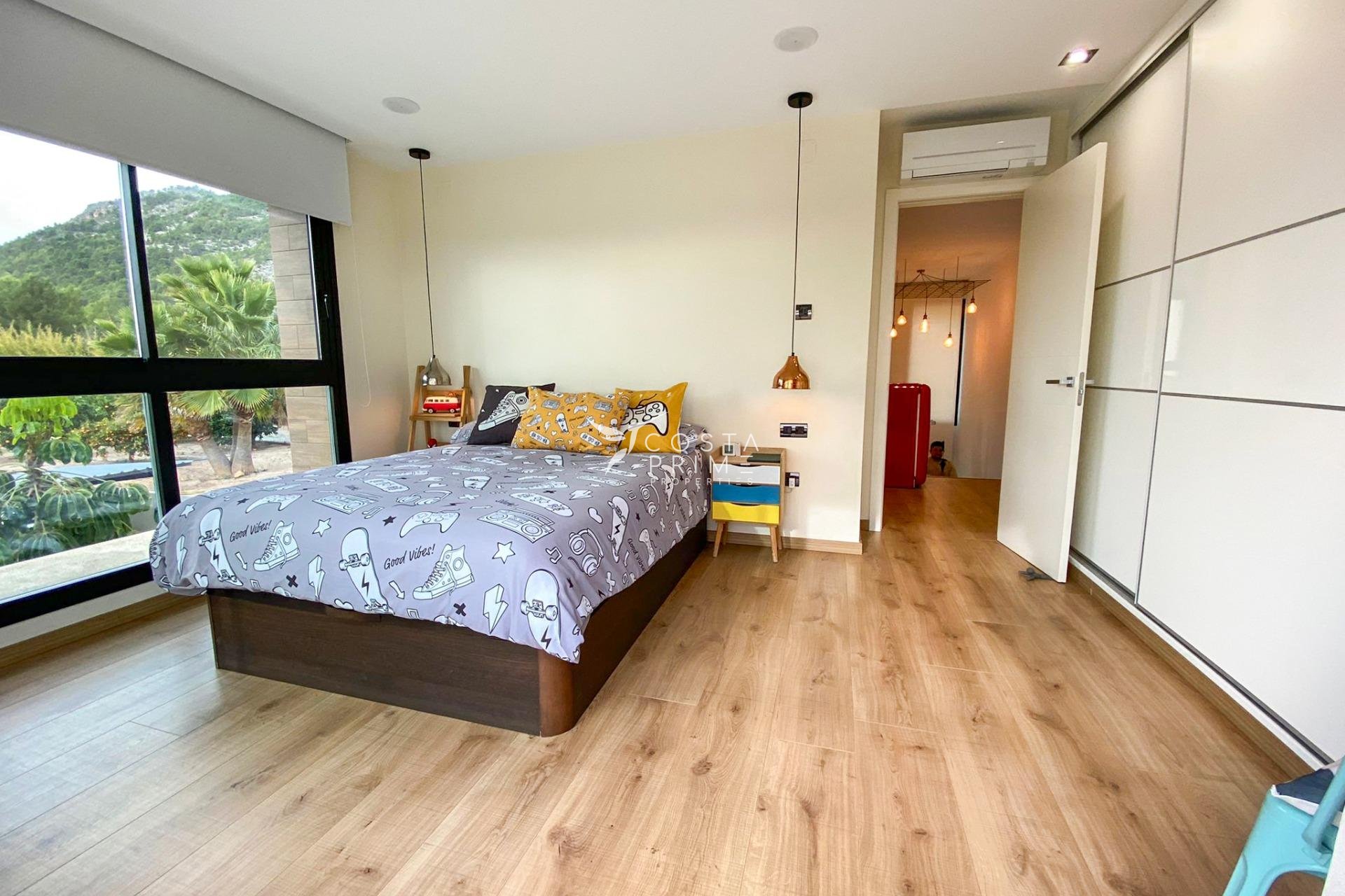 Resale - Villa  - Polop