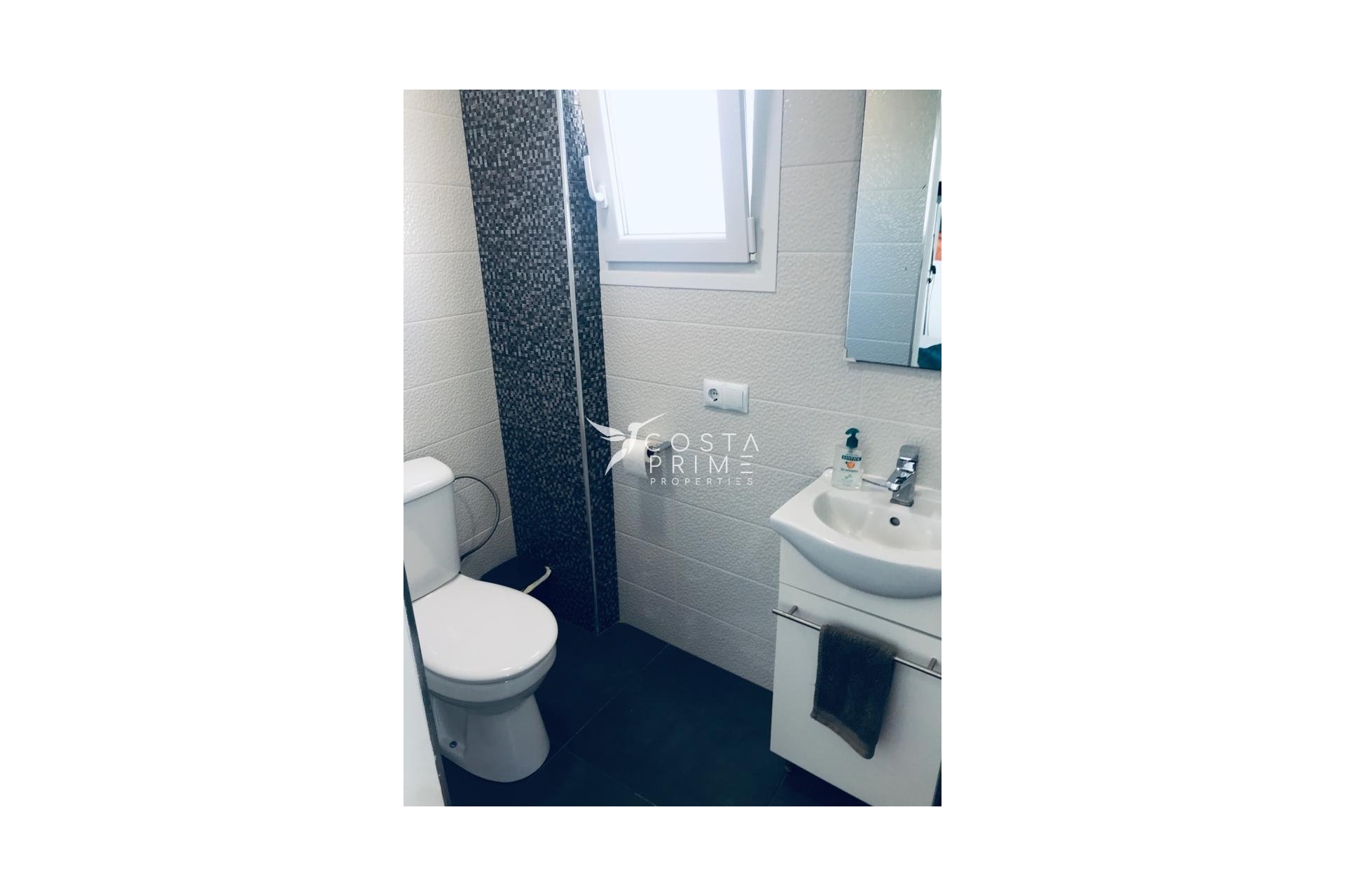 Resale - Villa  - Rojales