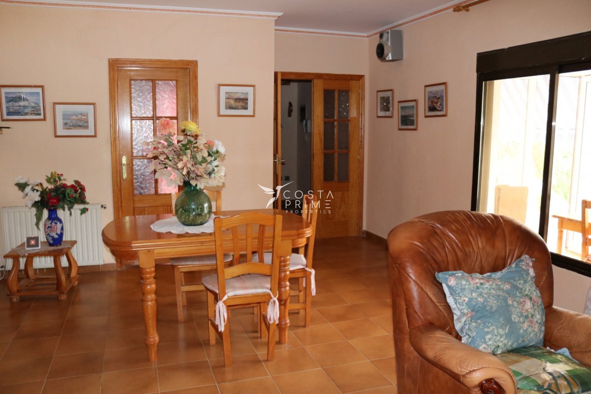 Resale - Villa  - San Vicente del Raspeig