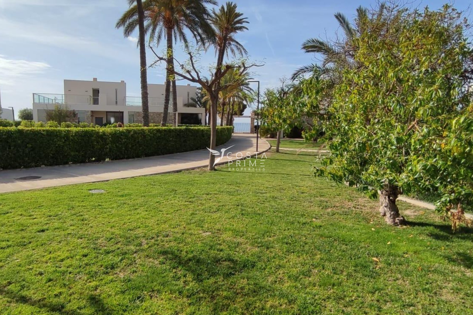 Resale - Villa  - Villajoyosa