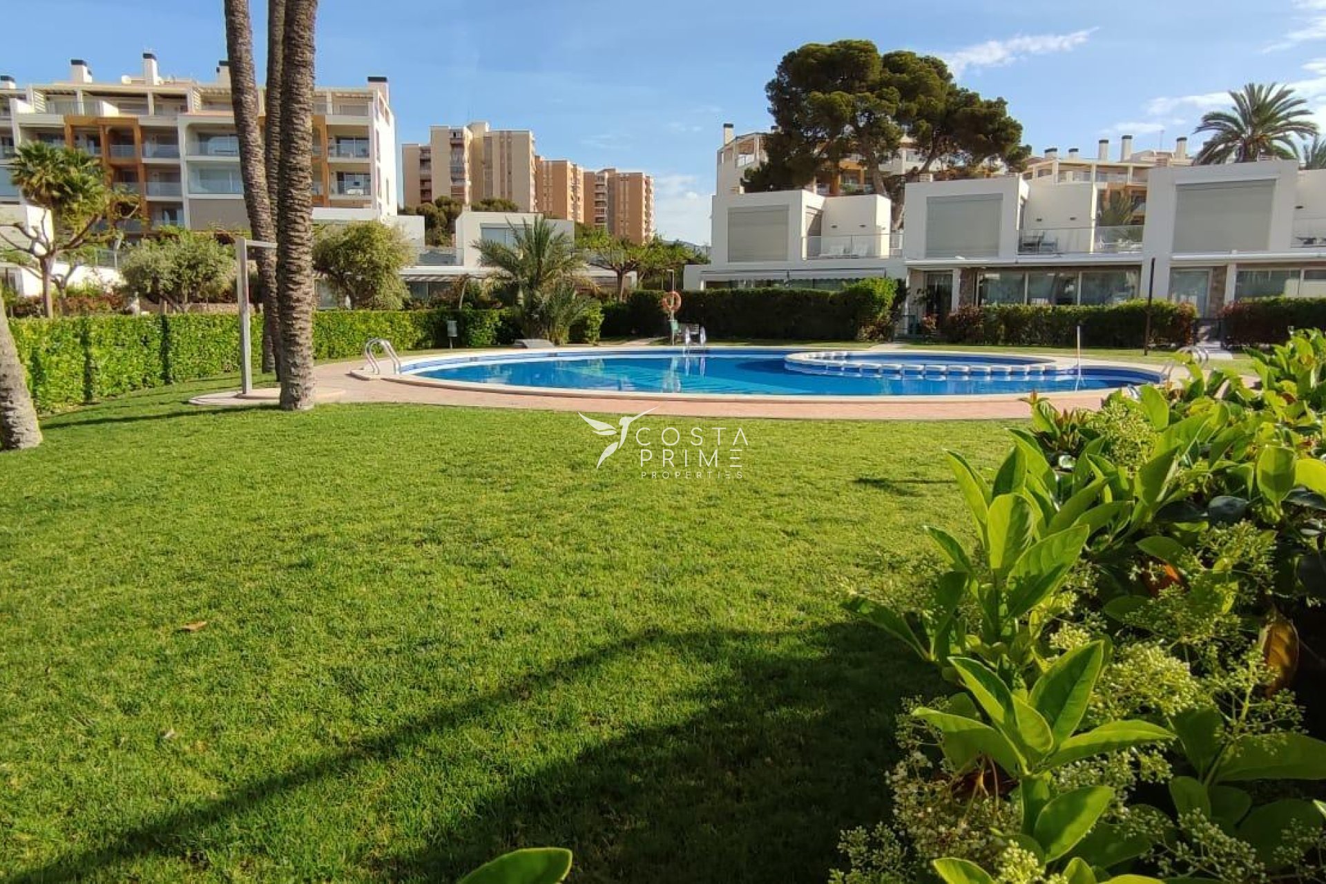 Resale - Villa  - Villajoyosa