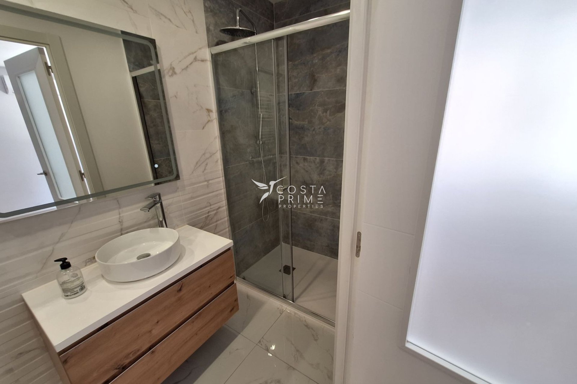 Reventa - Apartamento / Piso - Benidorm