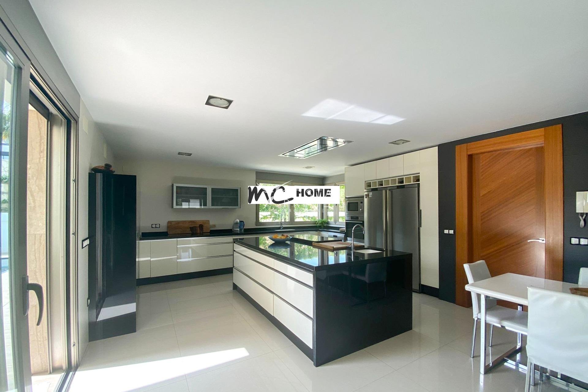 Reventa - Chalet / Villa - Alfas del Pí