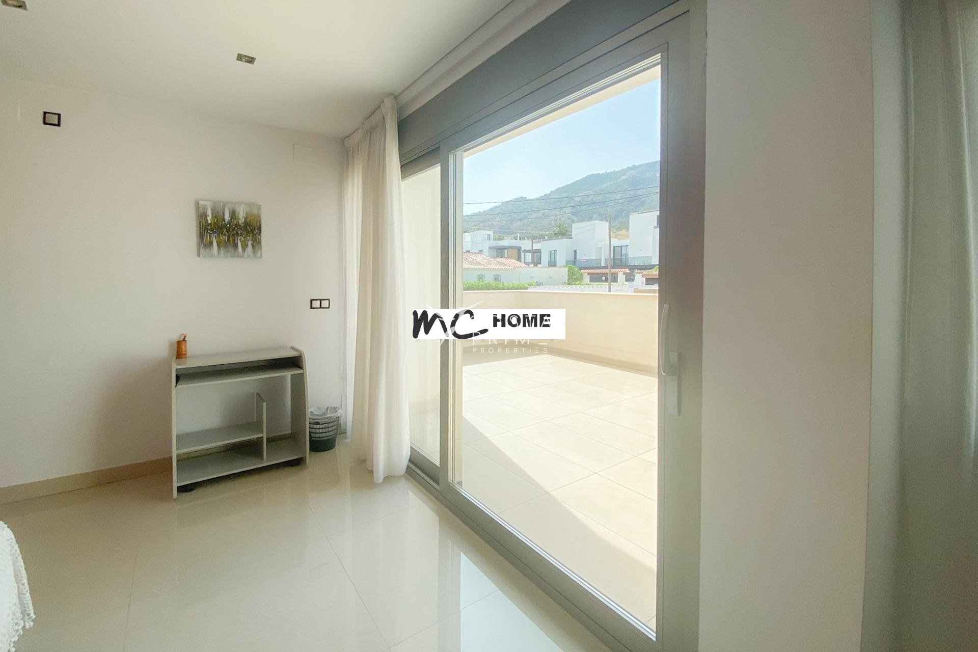 Reventa - Chalet / Villa - Alfas del Pí