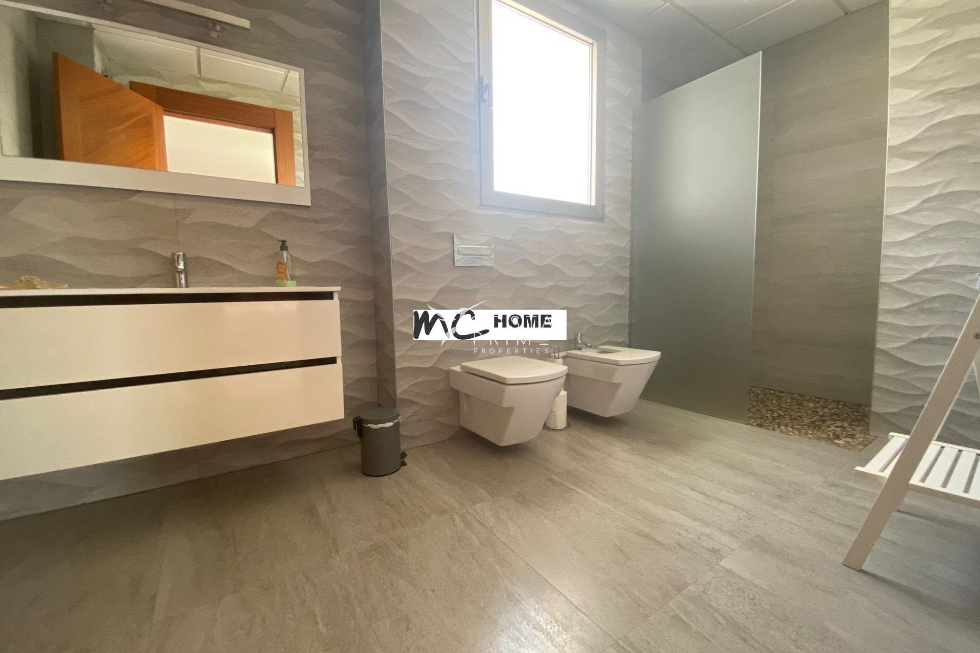 Reventa - Chalet / Villa - Alfas del Pí