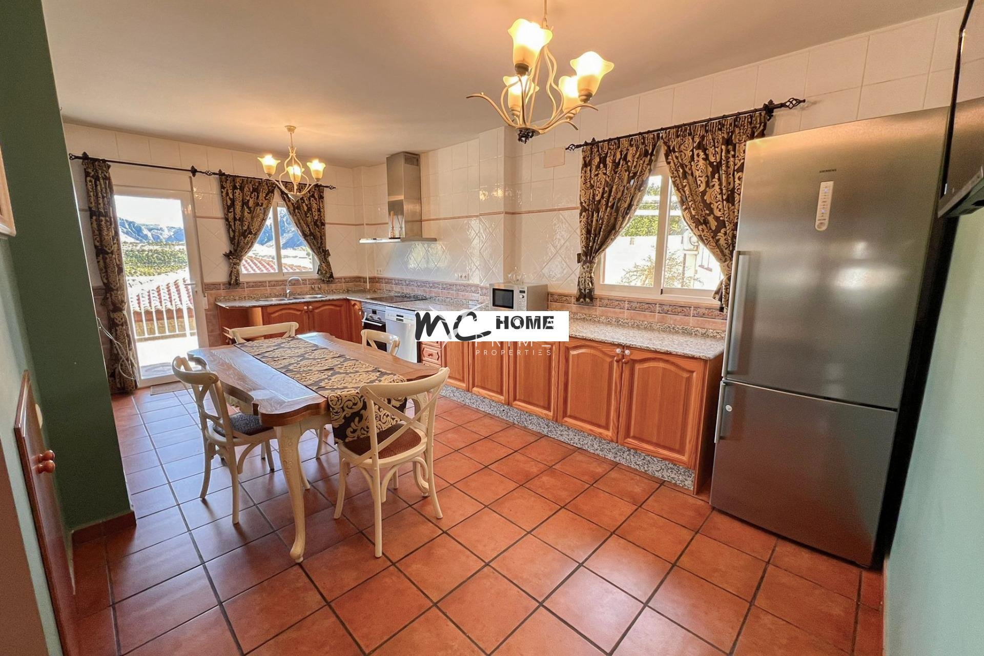 Reventa - Chalet / Villa - Callosa d'en Sarrià