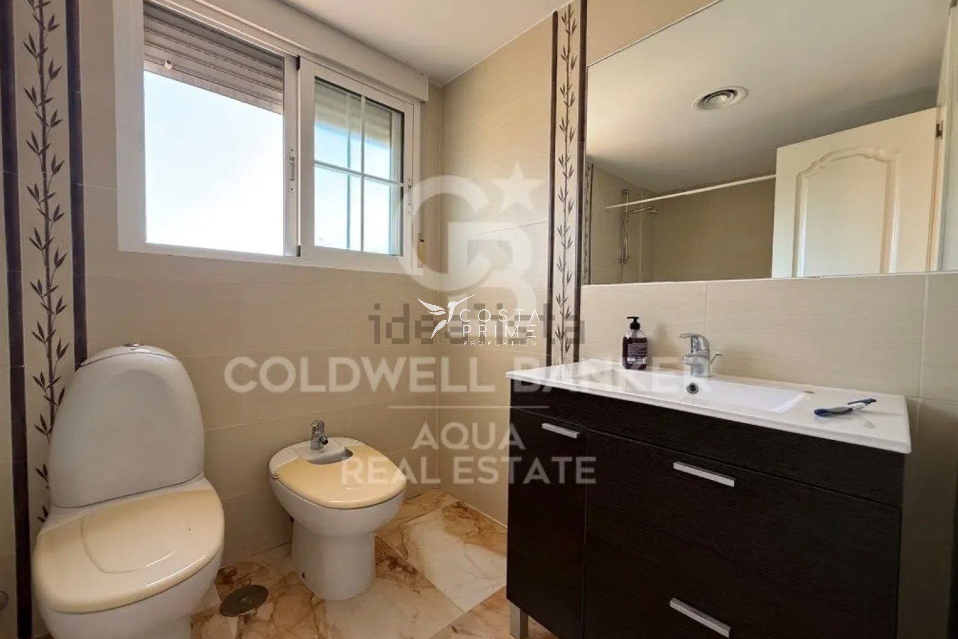 Reventa - Chalet / Villa - La Nucía