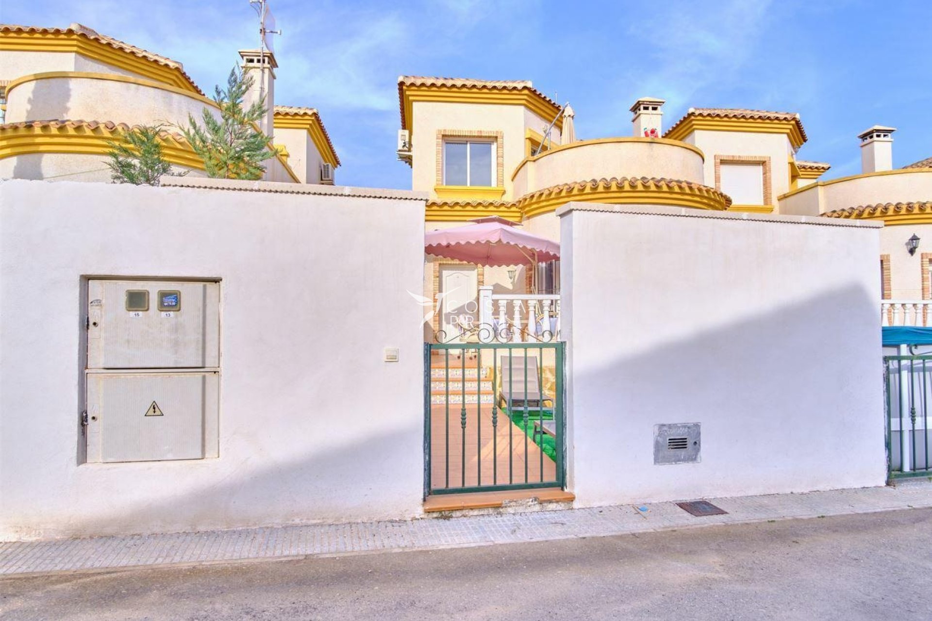 Reventa - Chalet / Villa - Los Montesinos