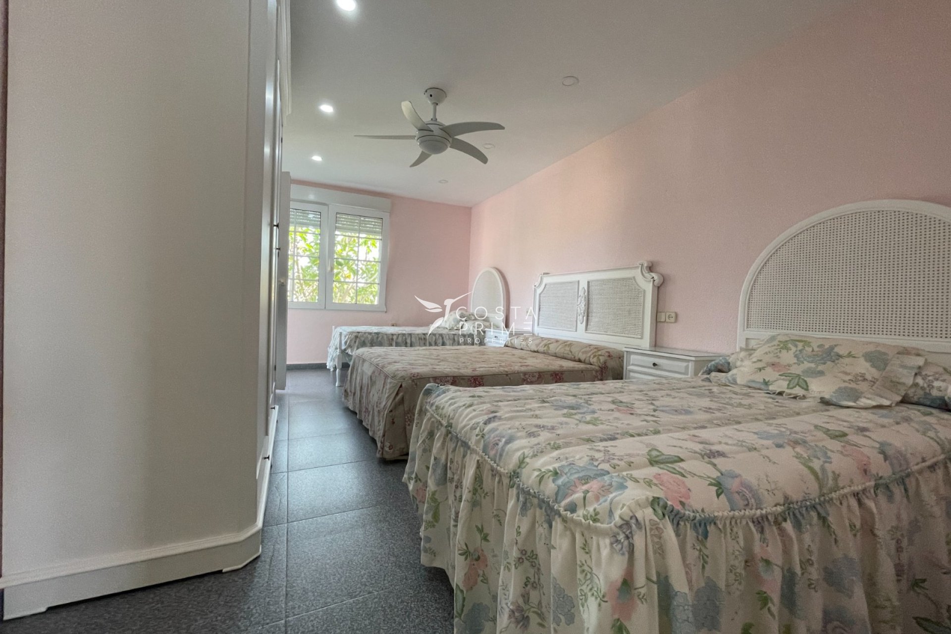 Reventa - Chalet / Villa - Orihuela