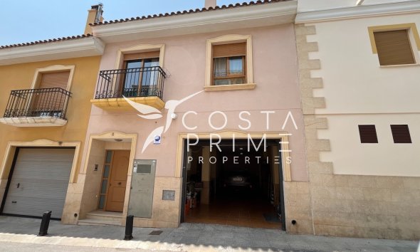 Townhouse / Semi - Resale -
            La Nucía - D-4152