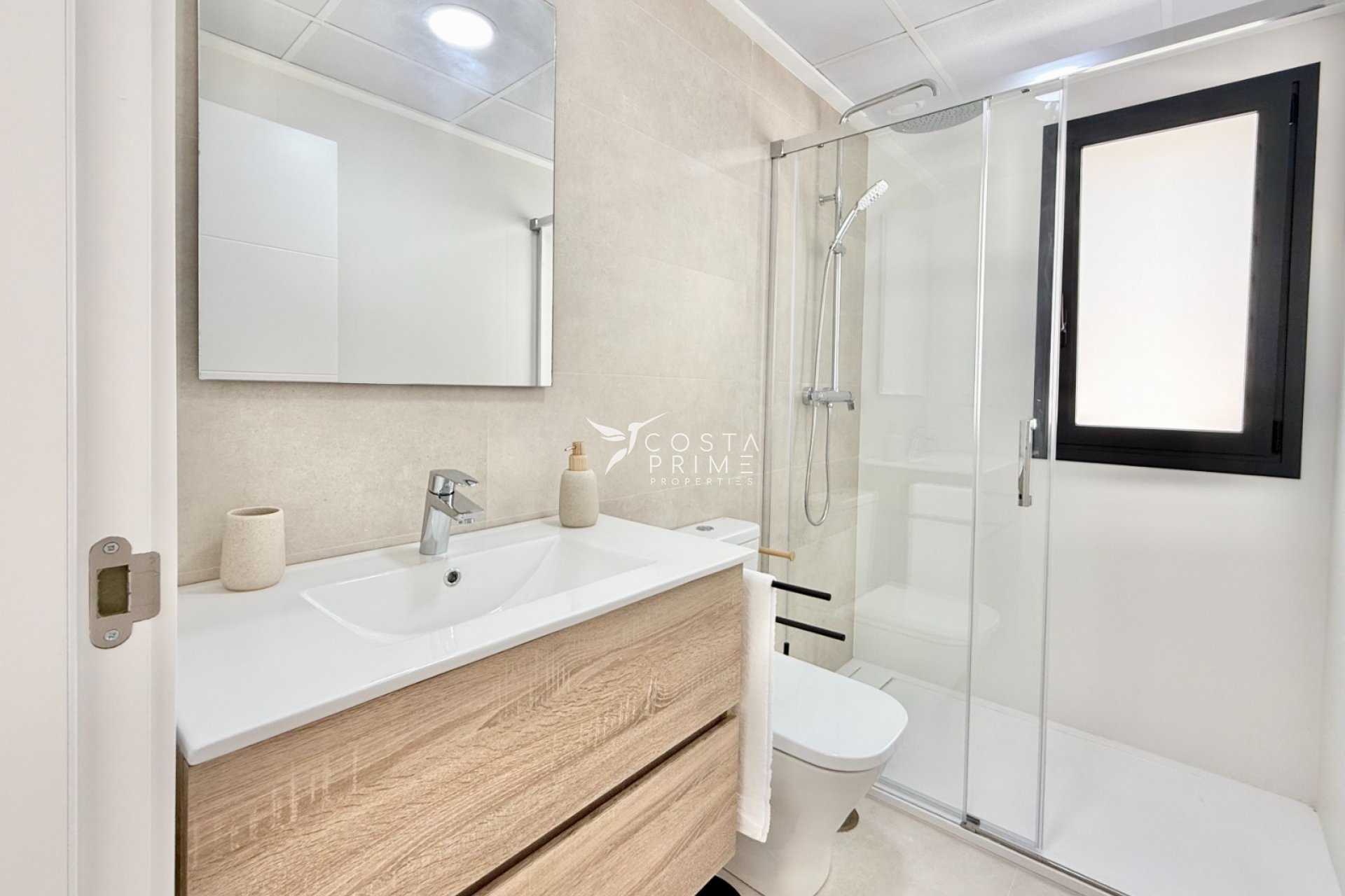 Új építésű - Városháza / Semi - Cox